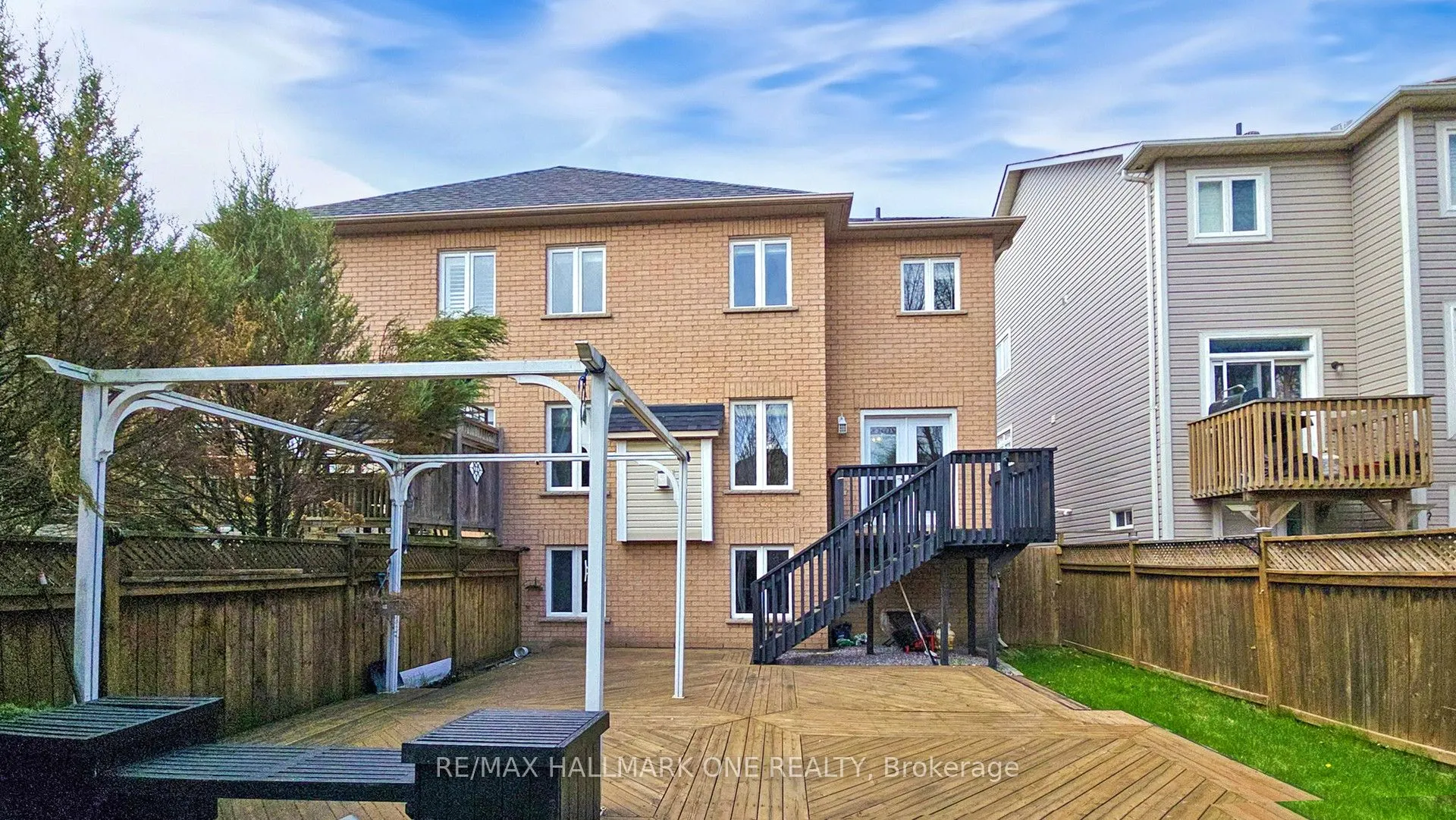 7 Laurendale Avenue