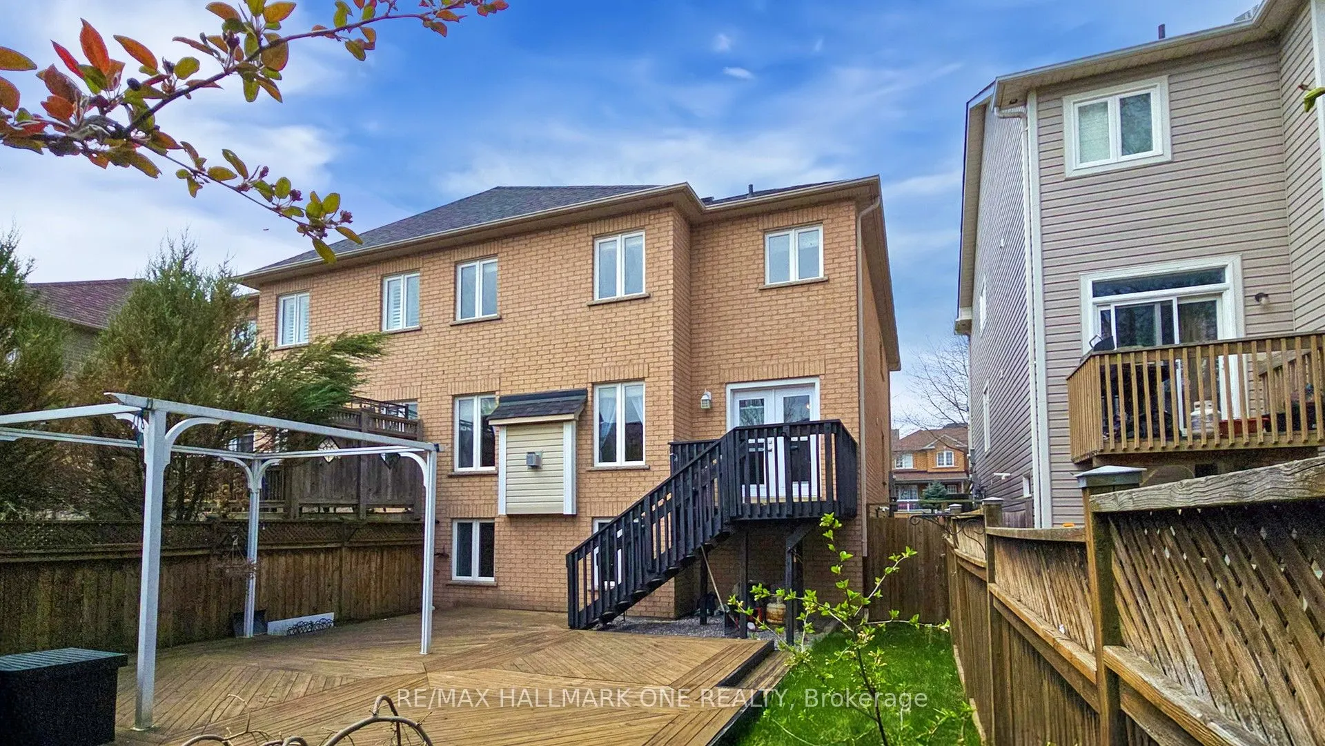 7 Laurendale Avenue