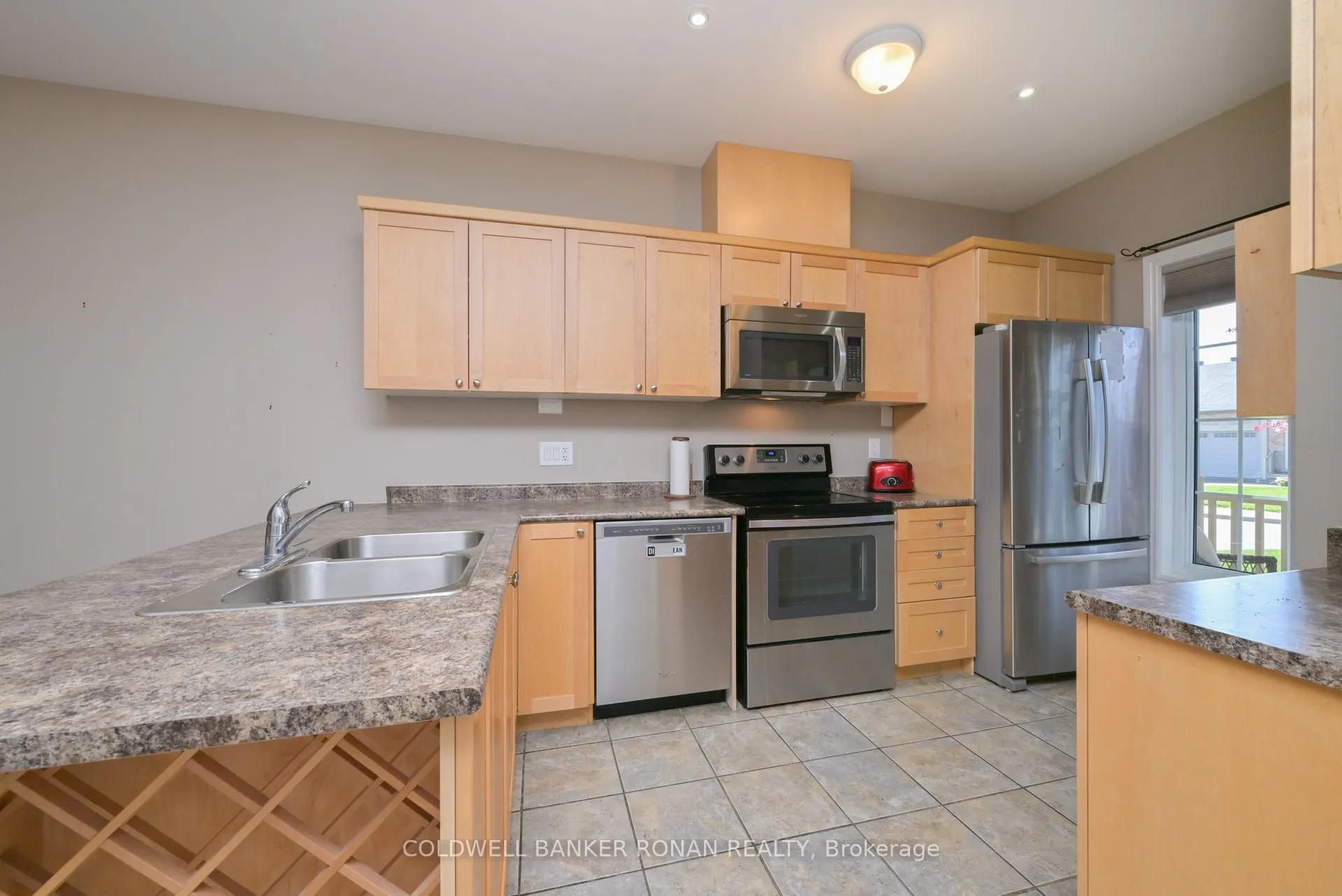 27 Kingsmere Crescent