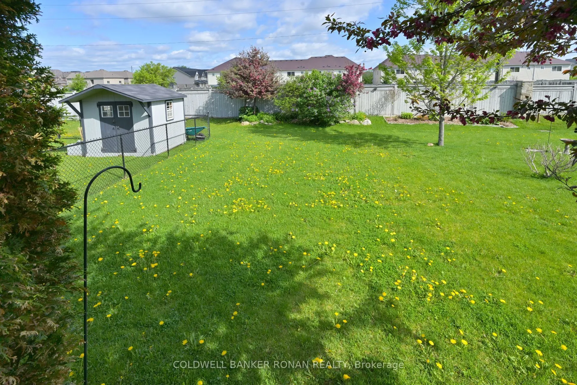 27 Kingsmere Crescent