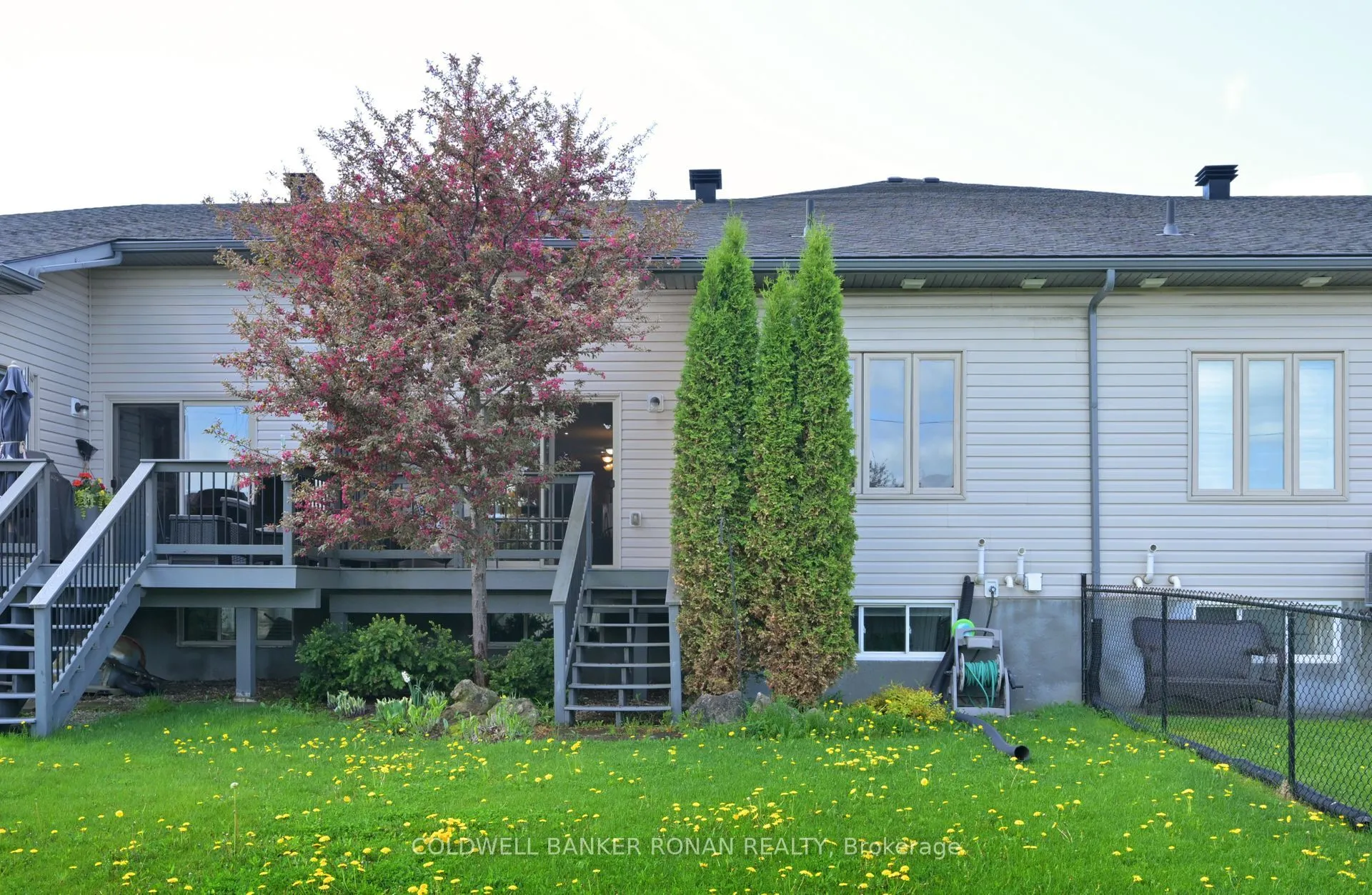 27 Kingsmere Crescent