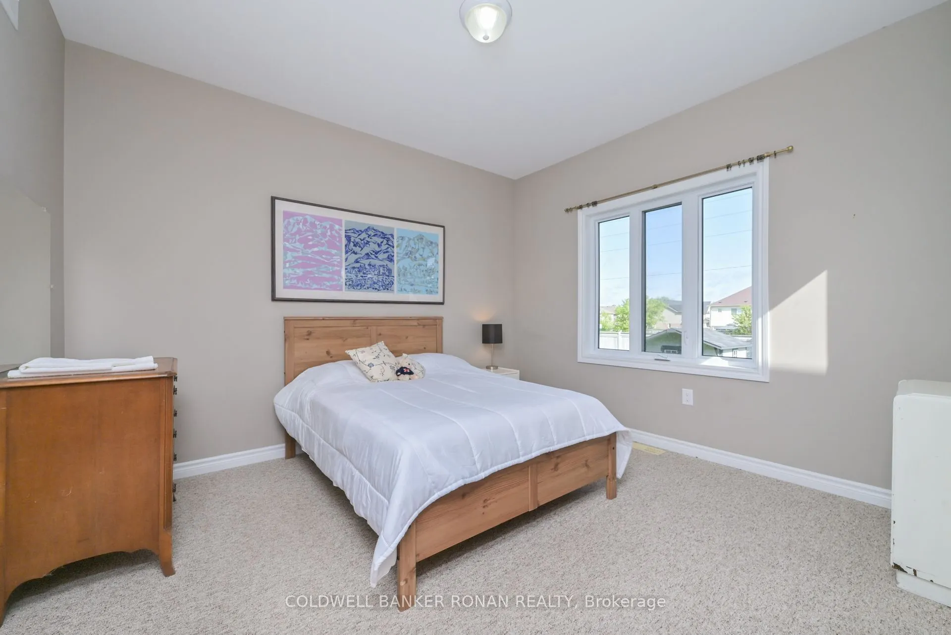 27 Kingsmere Crescent
