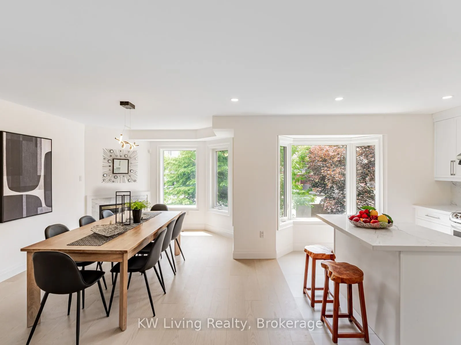 98 Leitchcroft Crescent