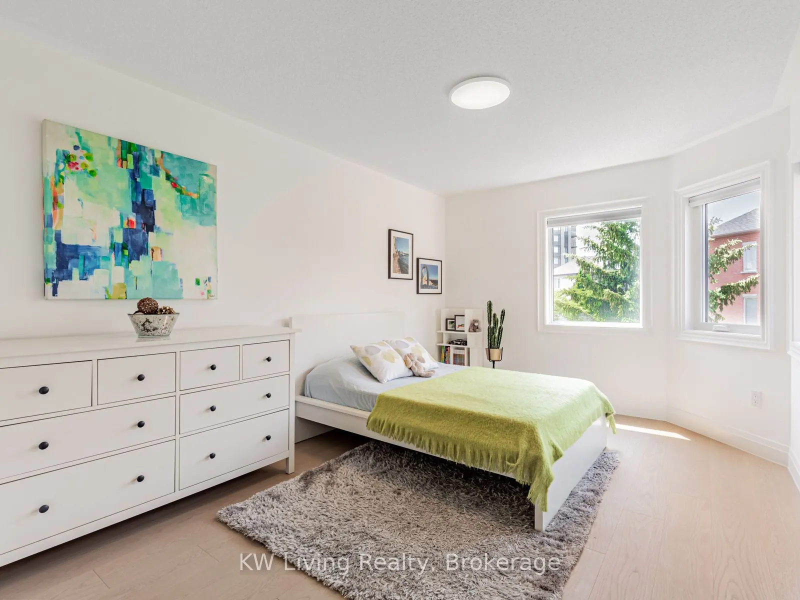 98 Leitchcroft Crescent
