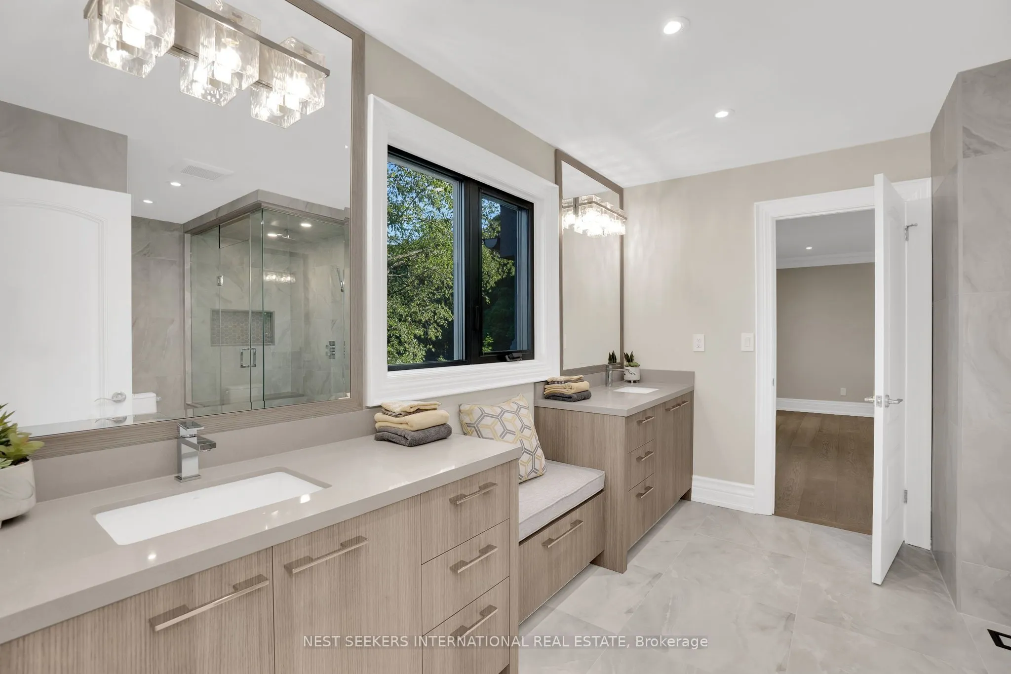 141 Kingscross Drive