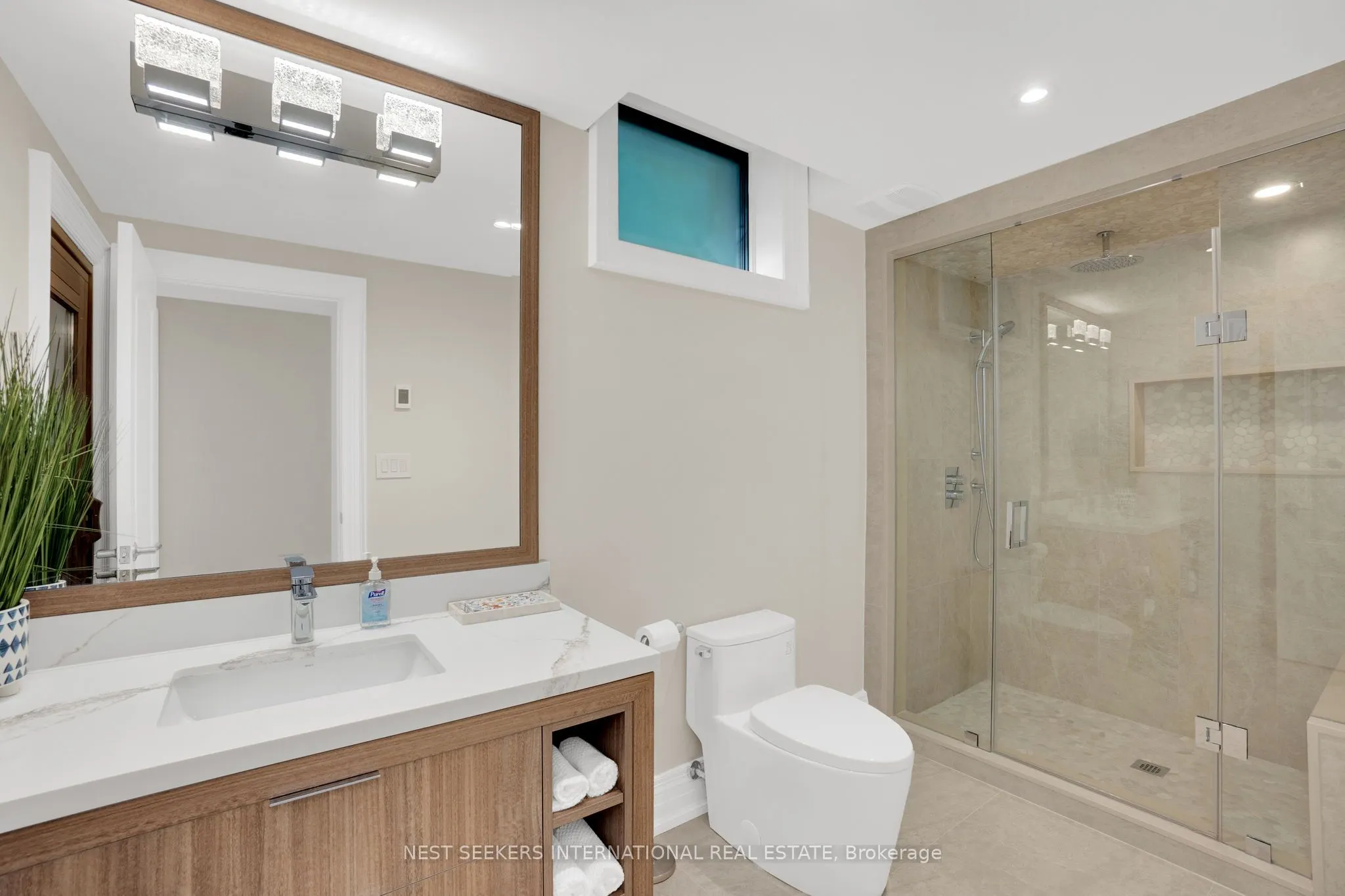 141 Kingscross Drive
