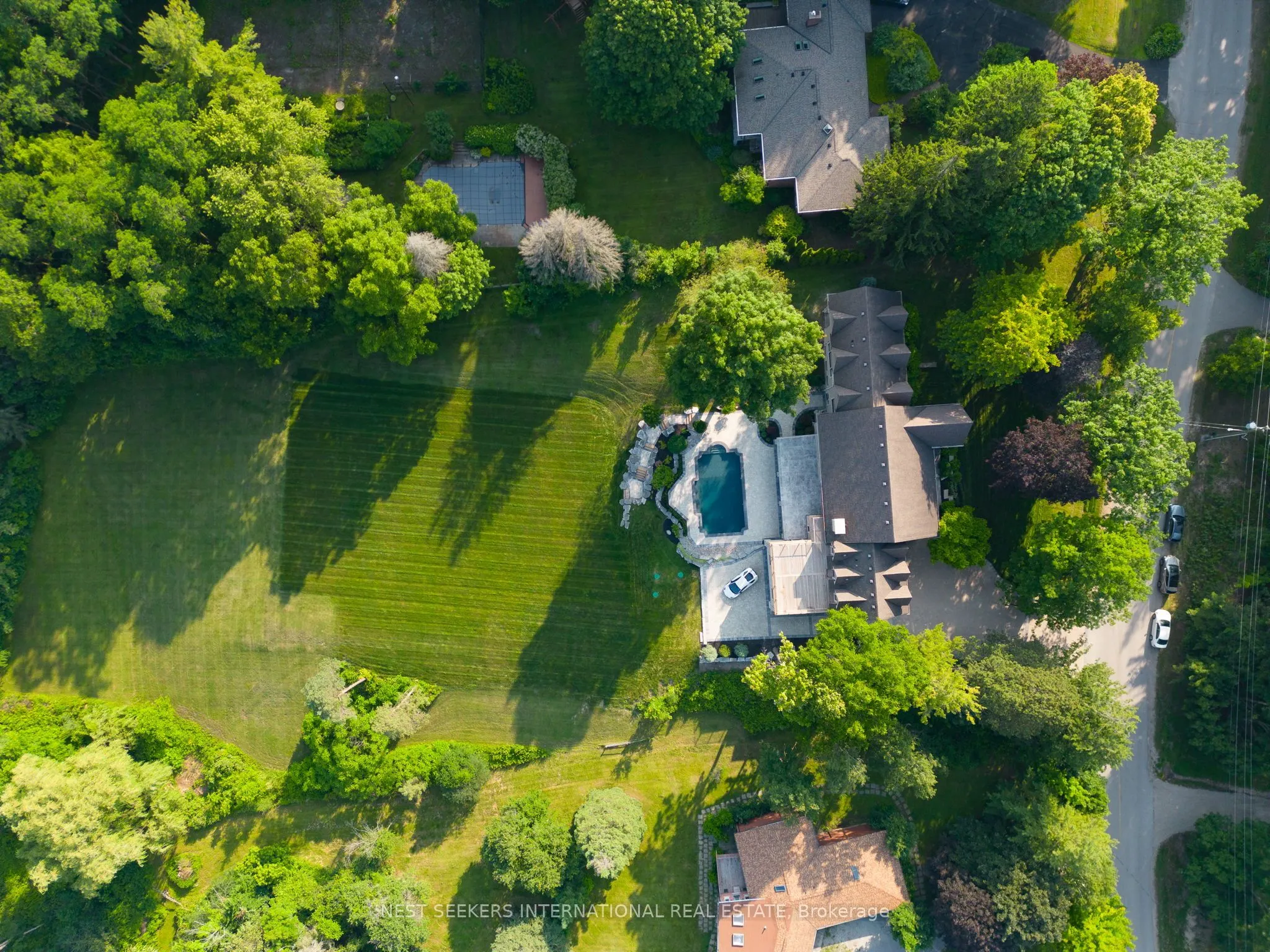141 Kingscross Drive