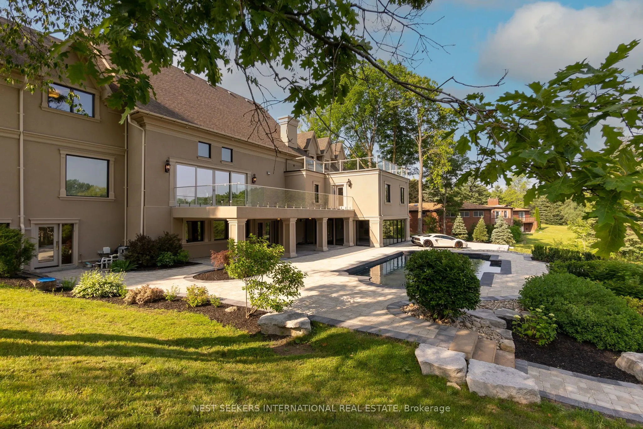 141 Kingscross Drive