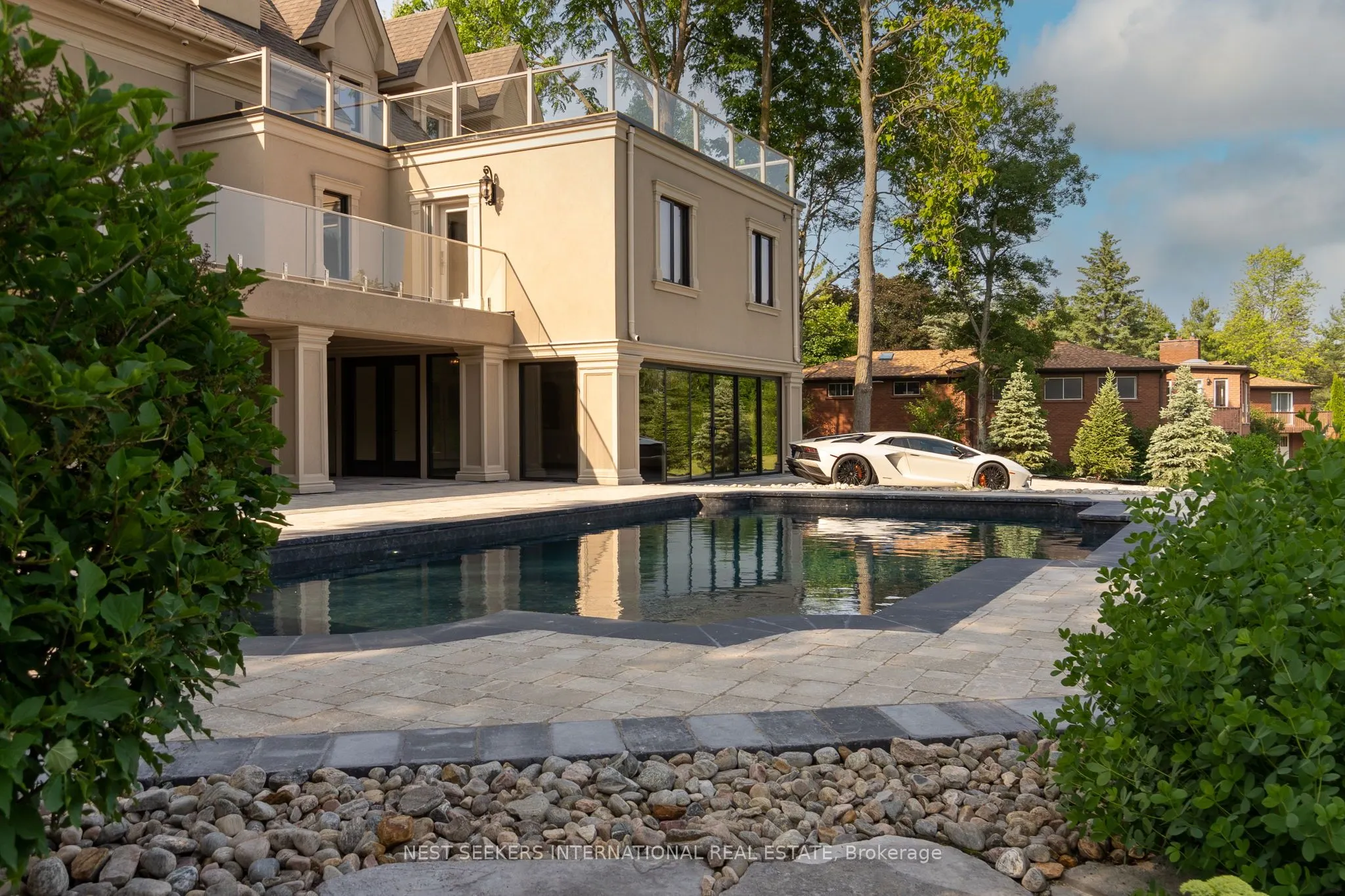 141 Kingscross Drive