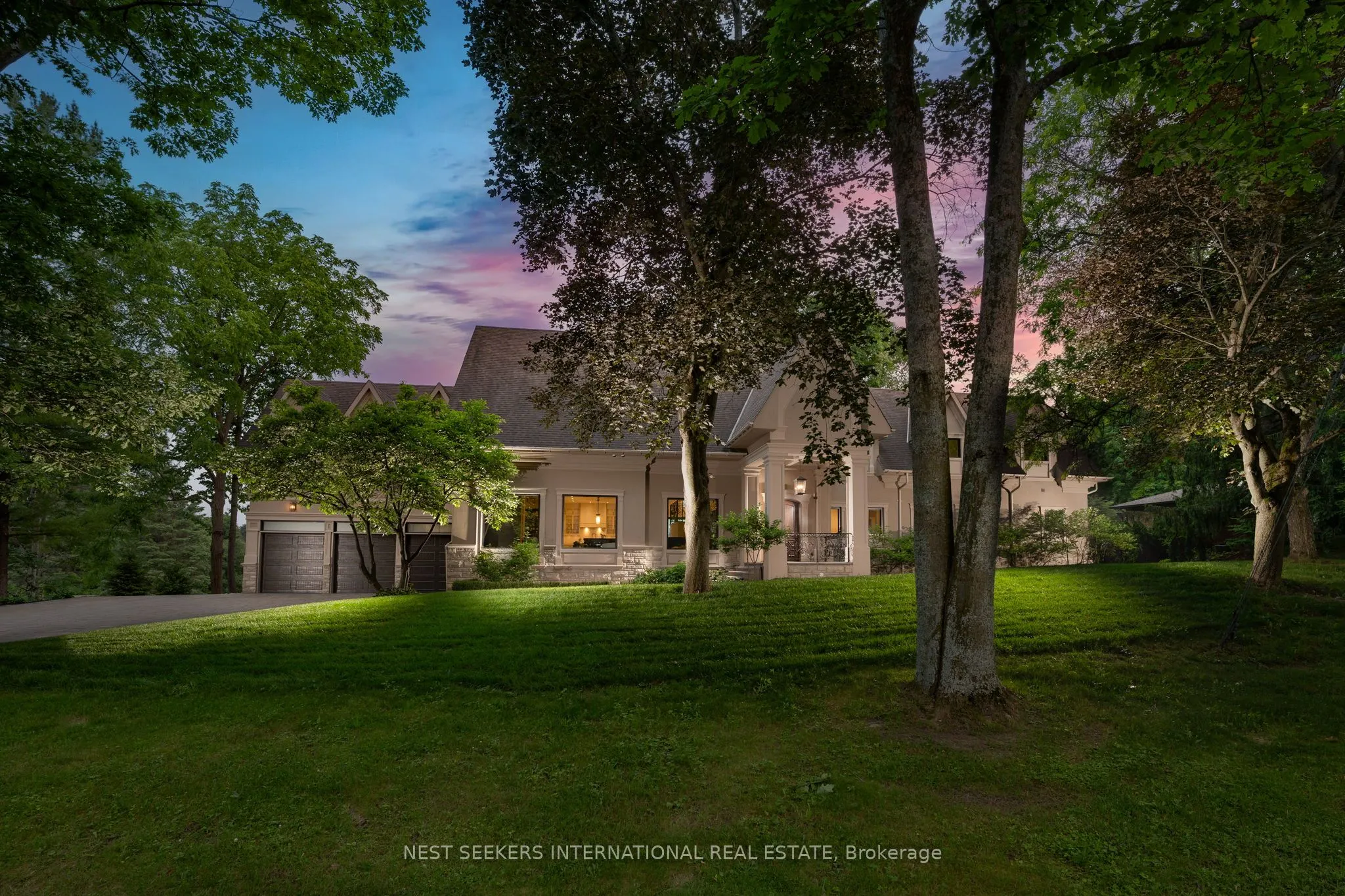 141 Kingscross Drive