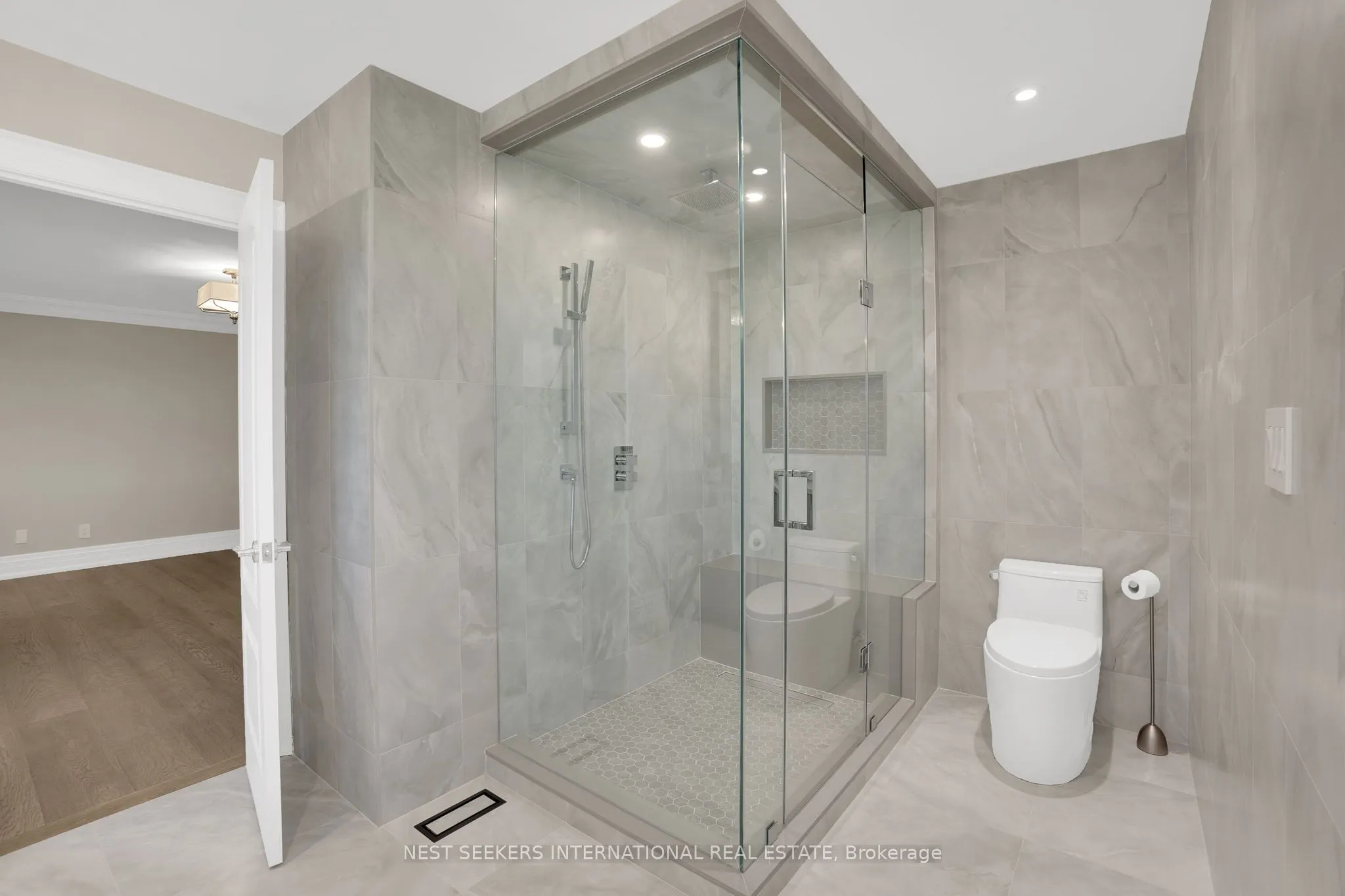 141 Kingscross Drive
