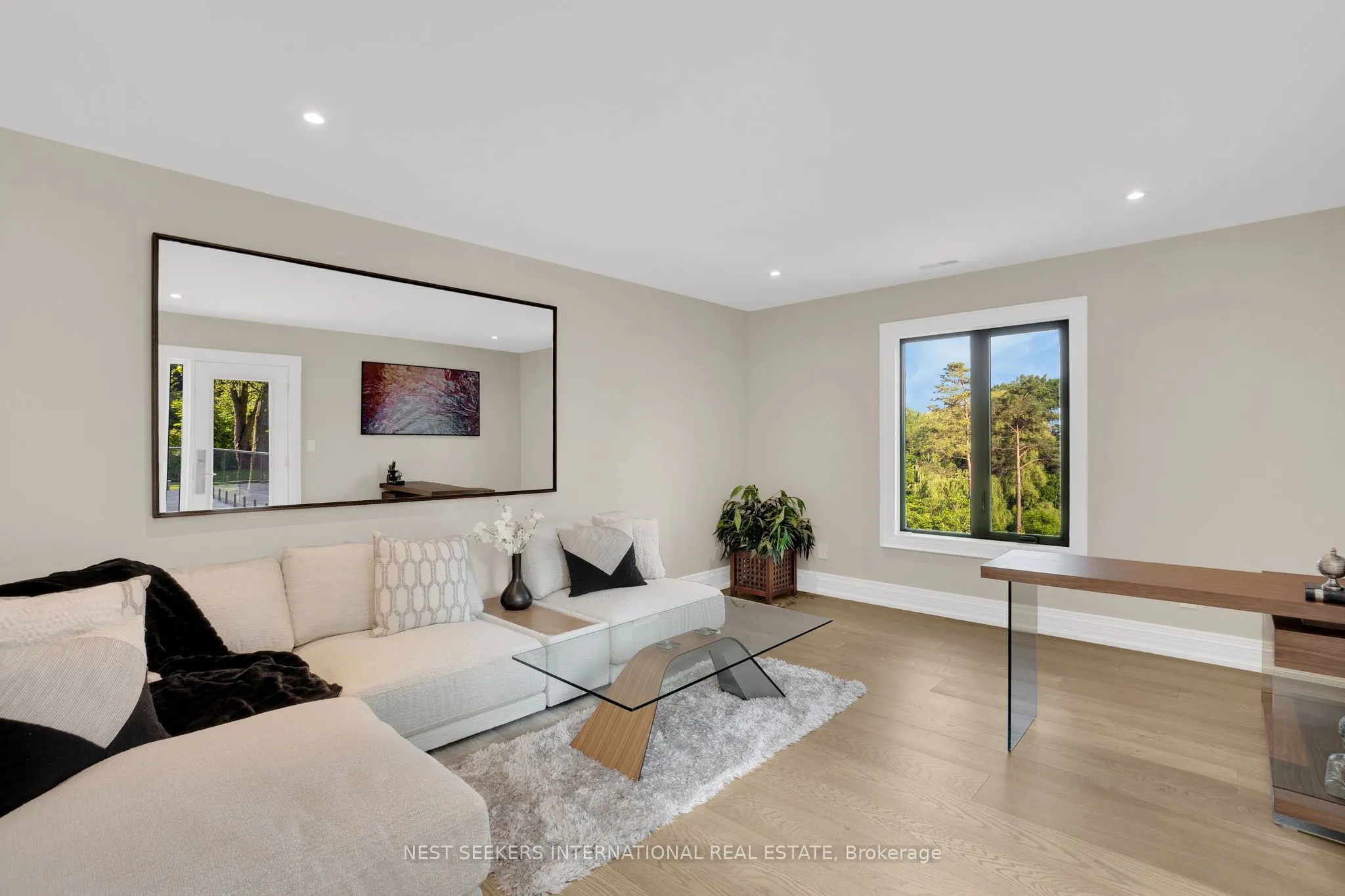 141 Kingscross Drive