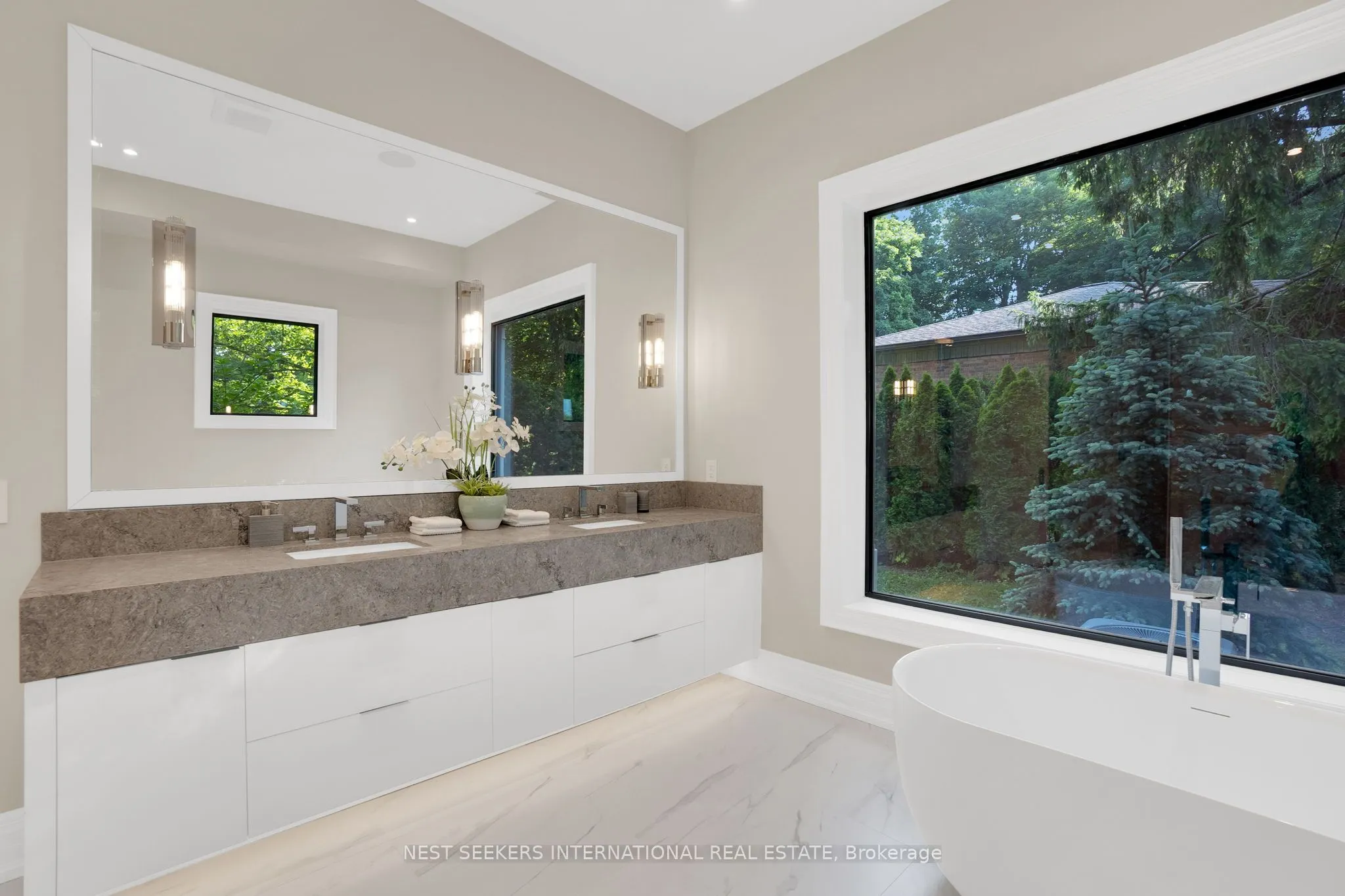 141 Kingscross Drive