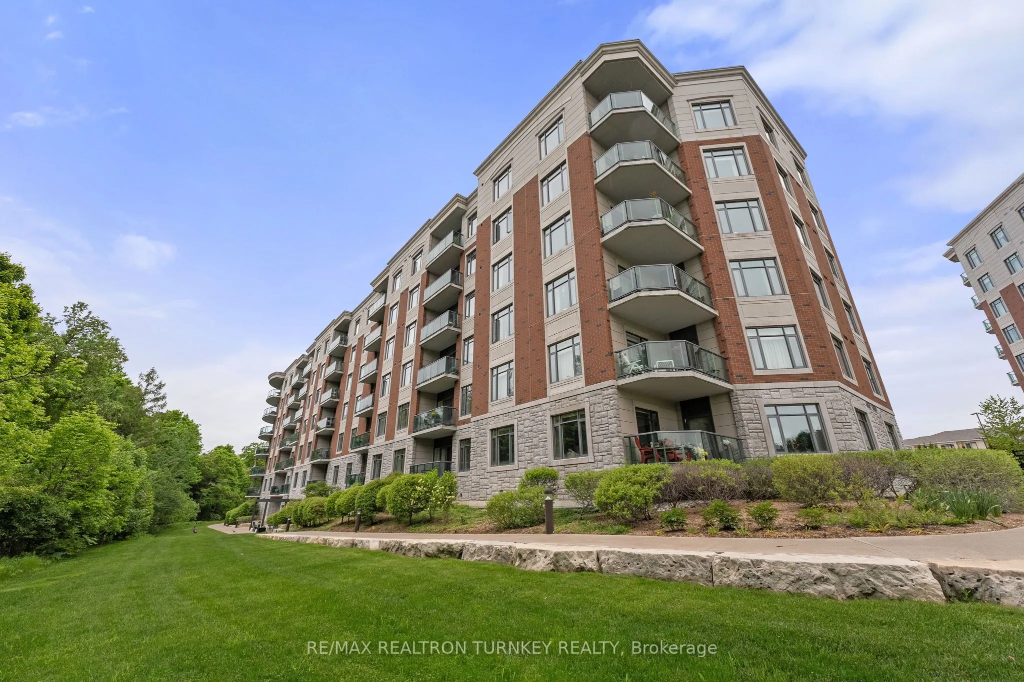 420 William Graham Drive, #221