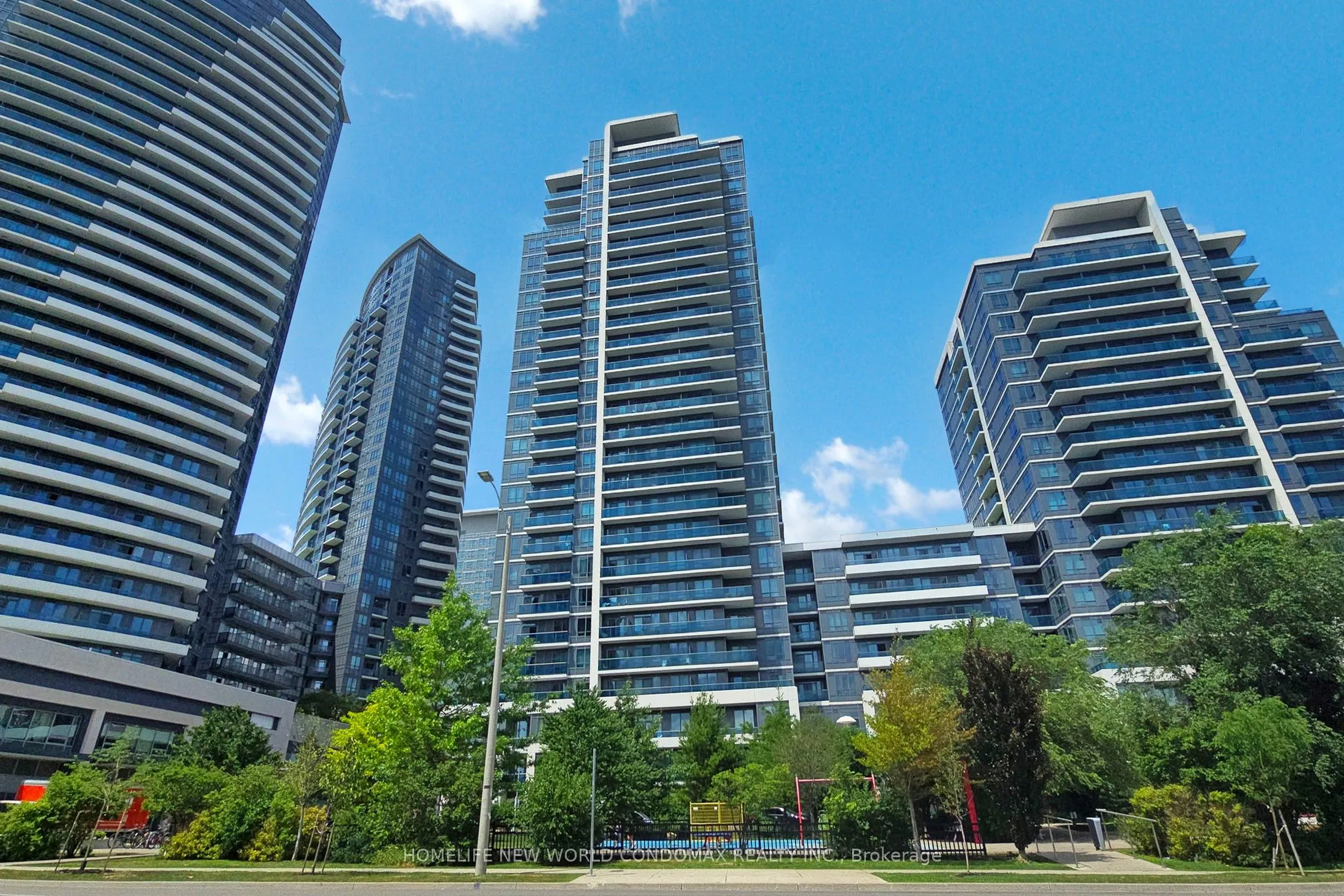 7165 Yonge Street, #1906