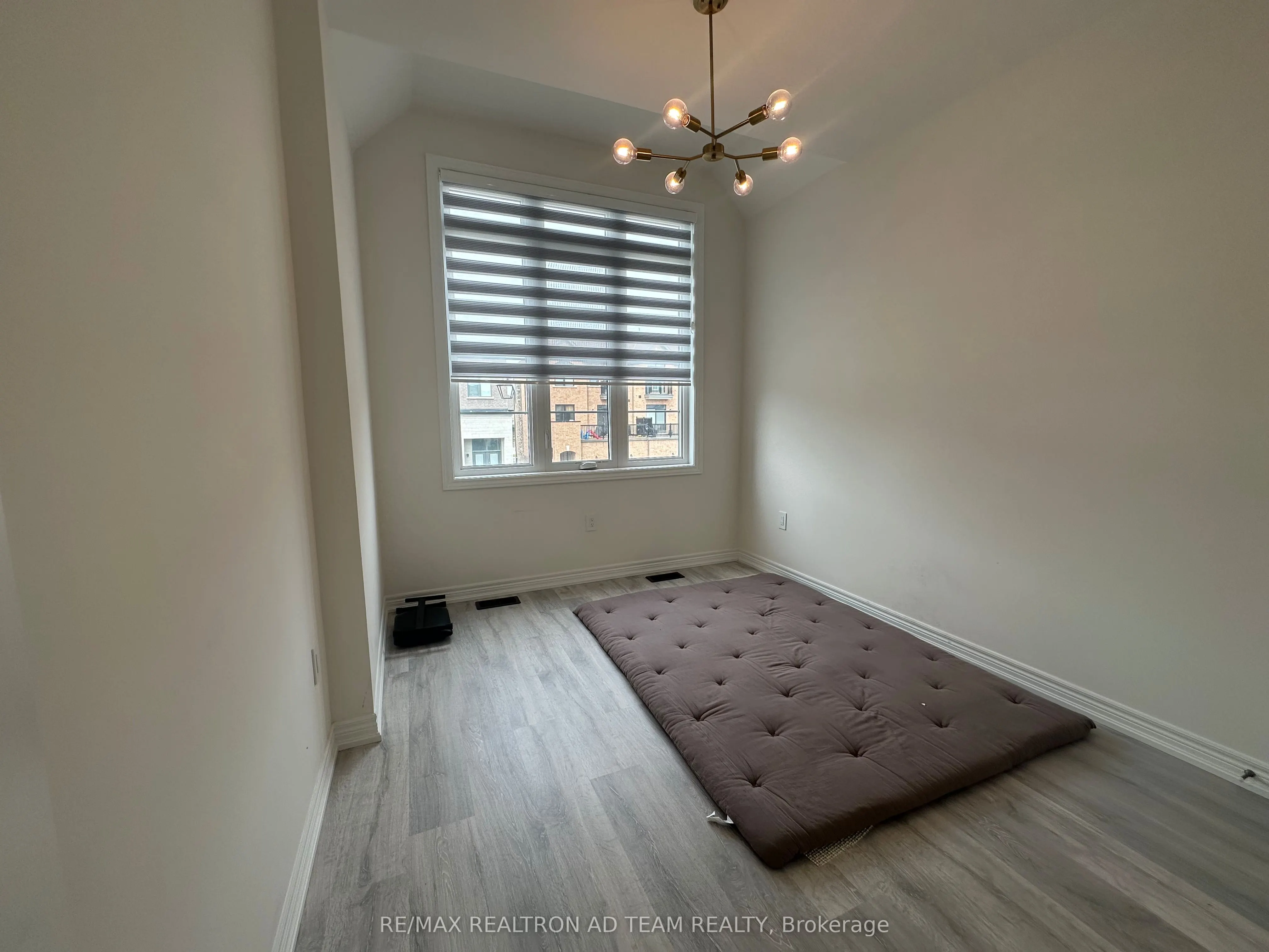 7 Wesmina Avenue