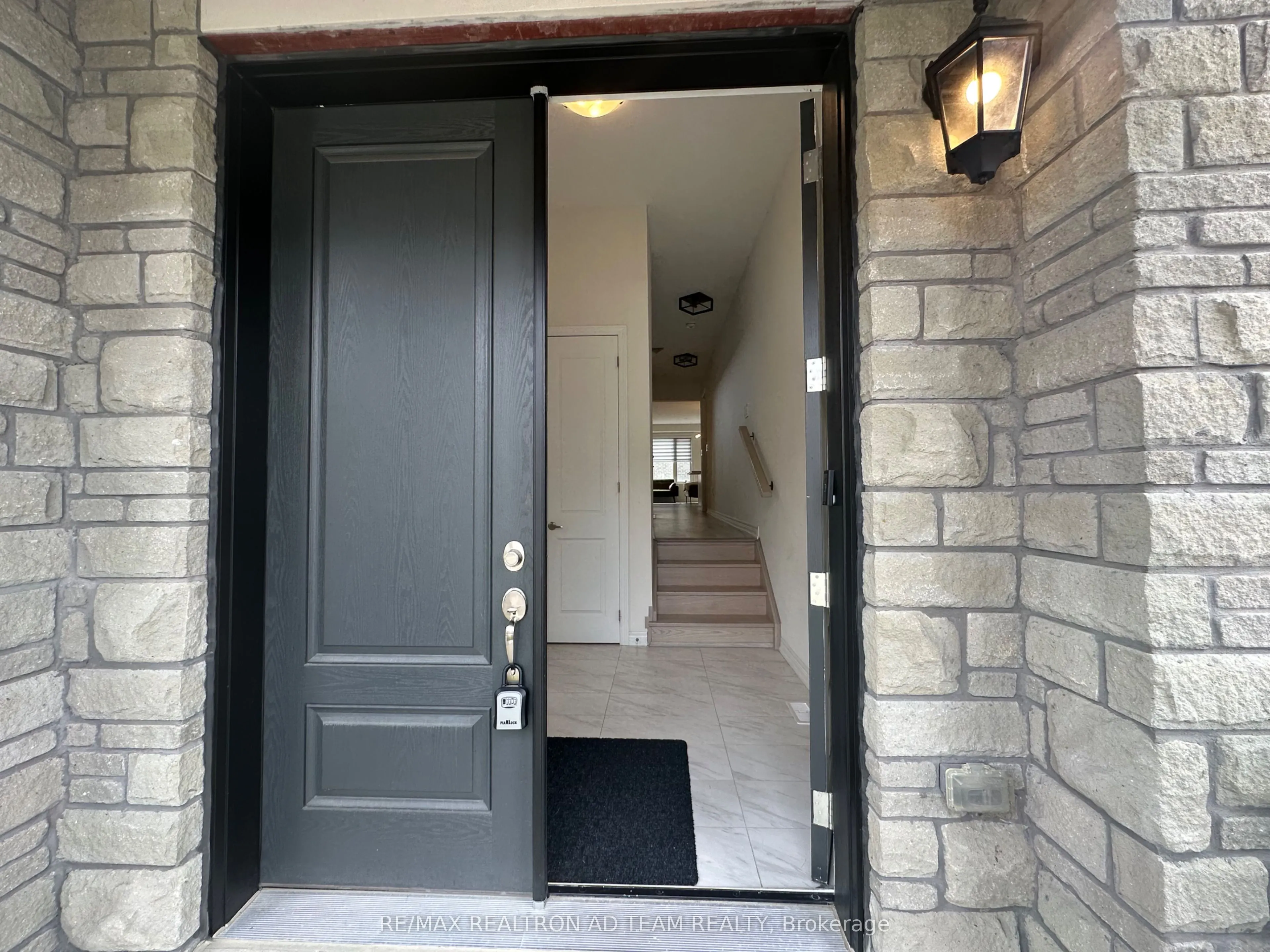 7 Wesmina Avenue