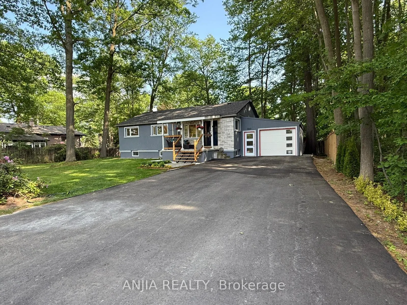 263 Queensville Side Road W