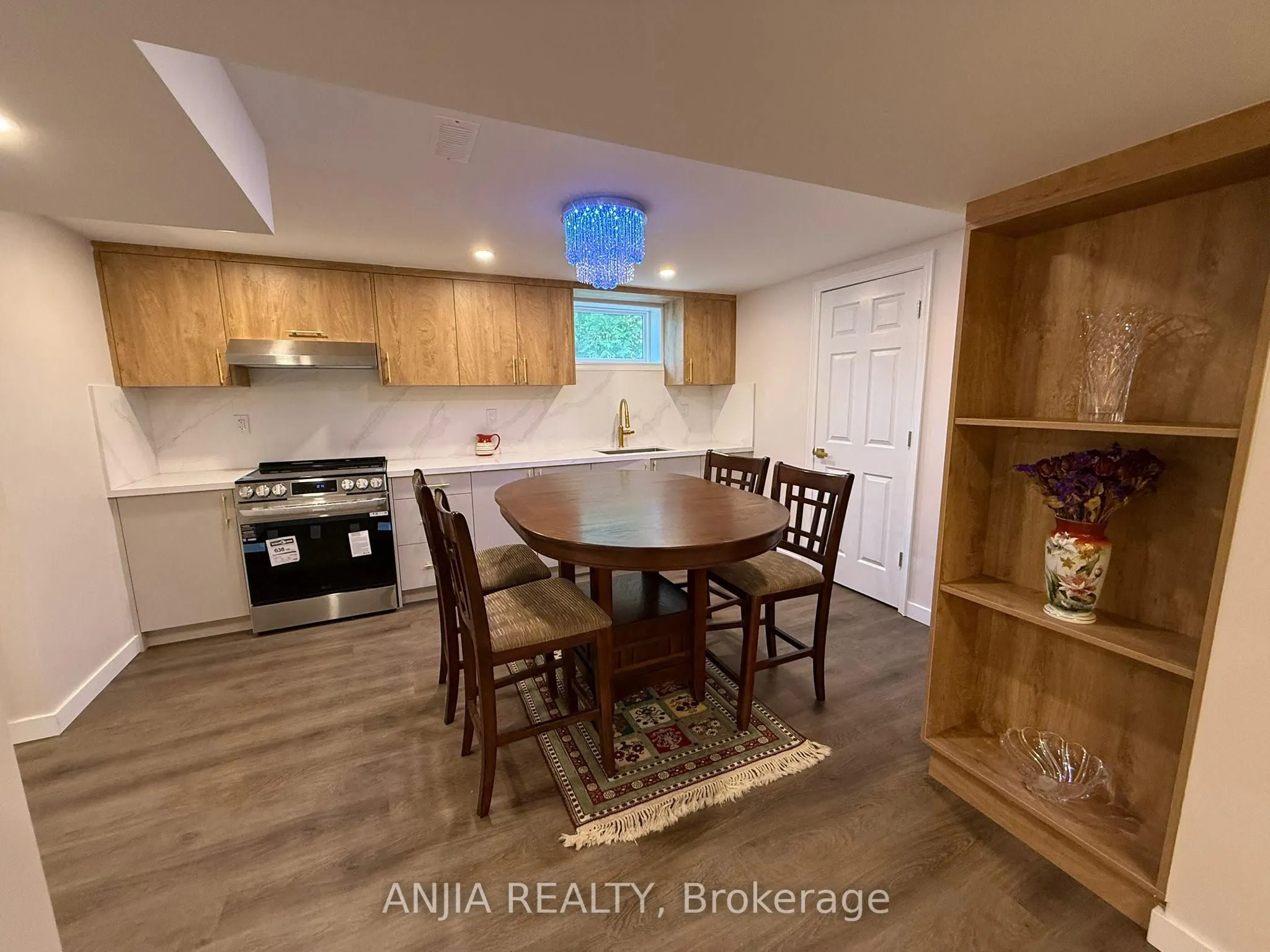 263 Queensville Side Road W