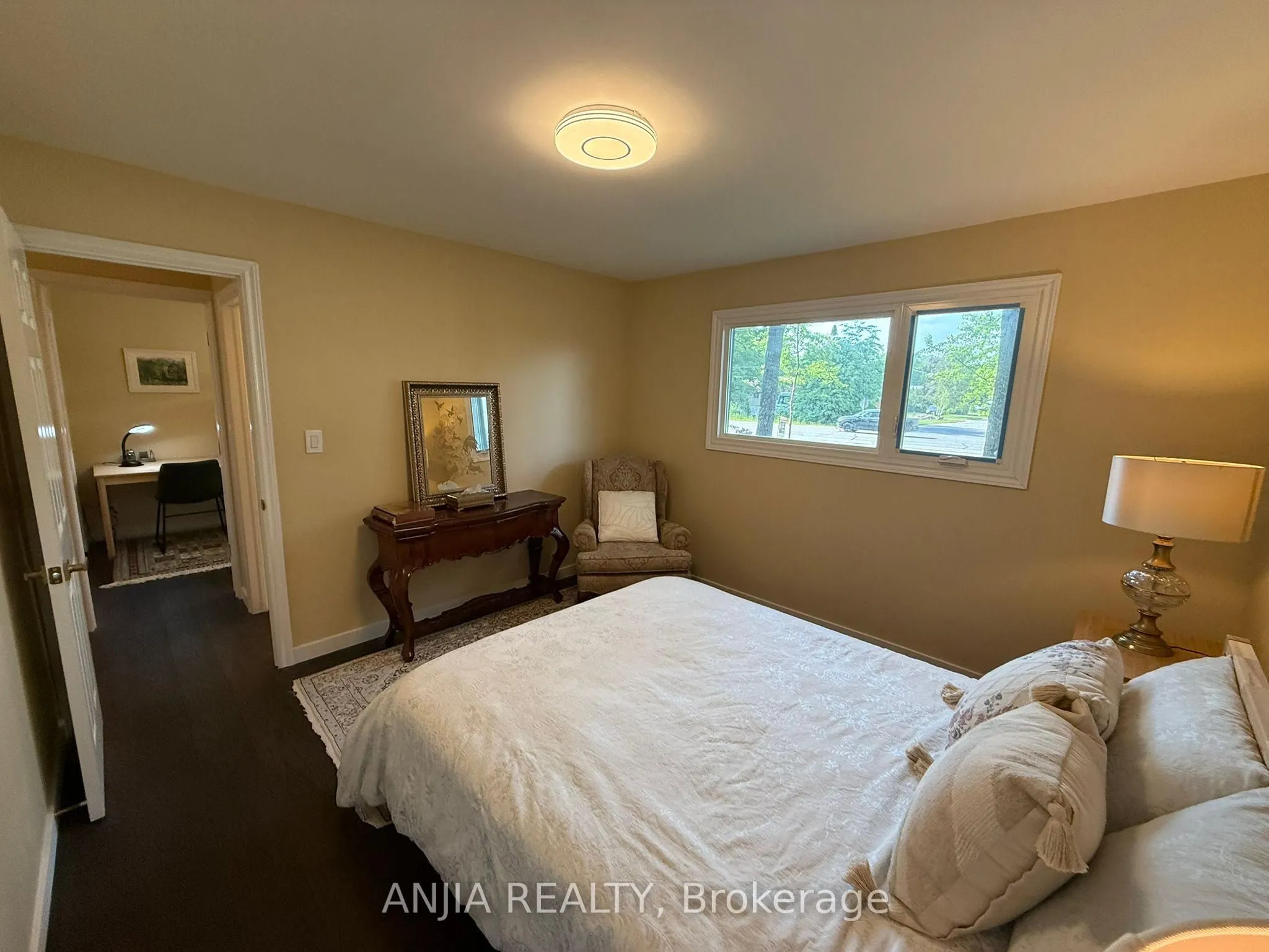 263 Queensville Side Road W