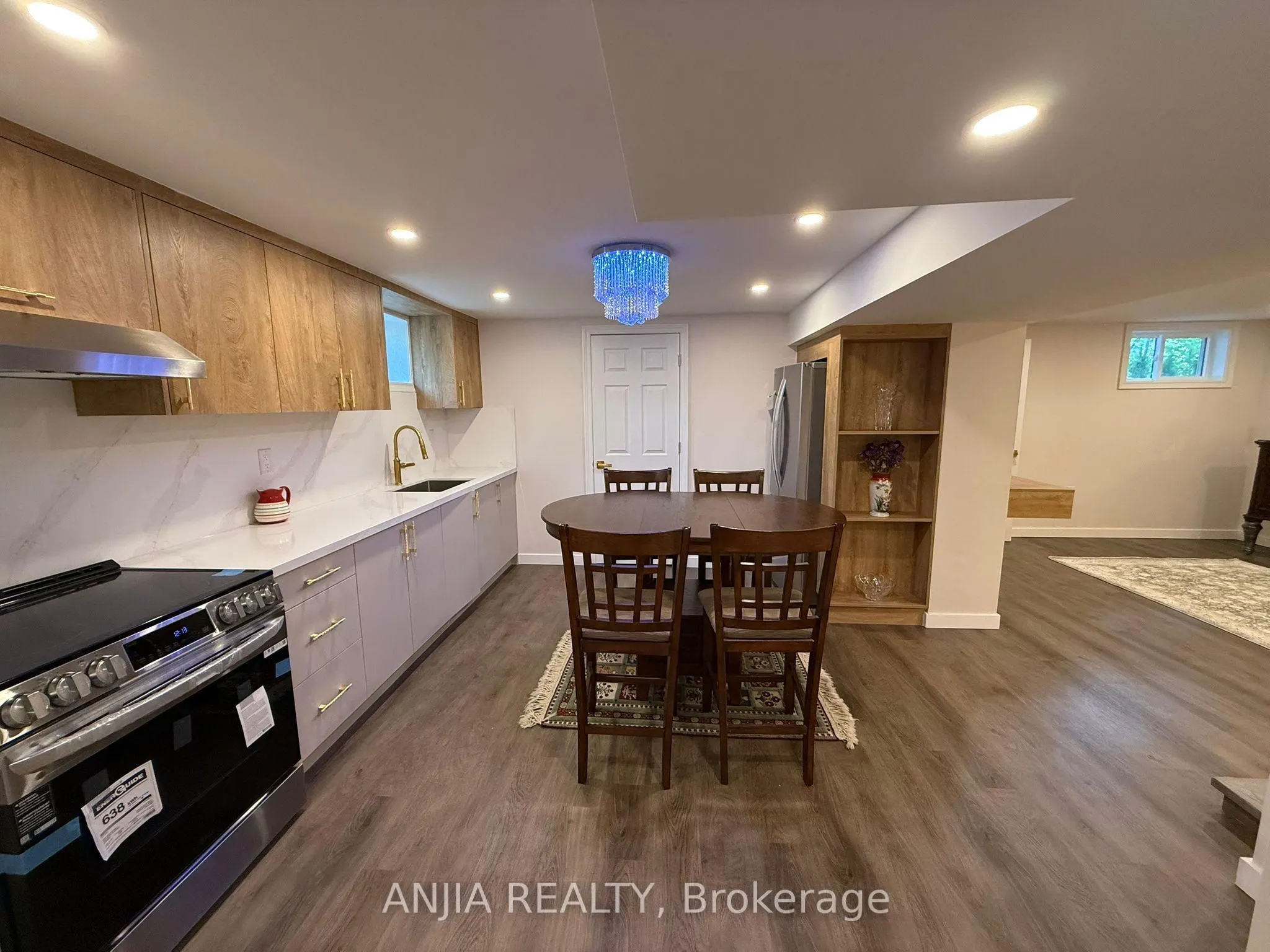 263 Queensville Side Road W