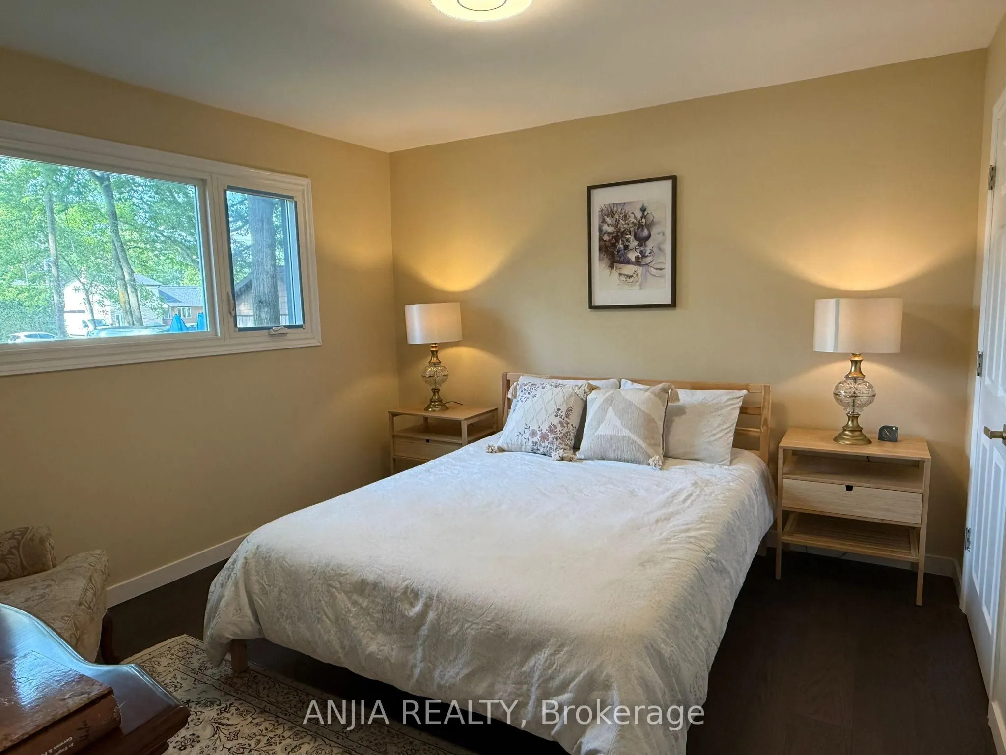263 Queensville Side Road W