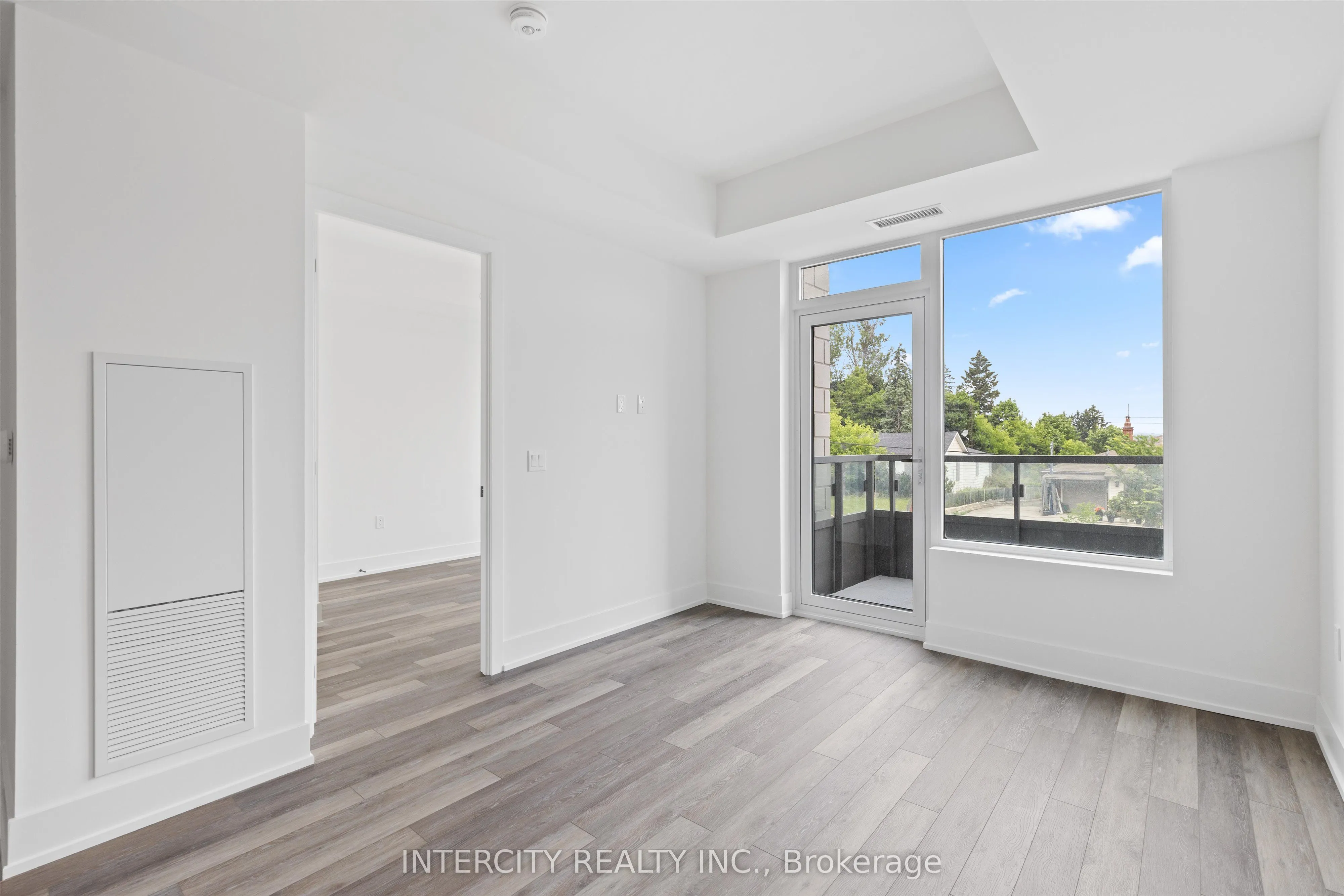 2075 King Road, #235