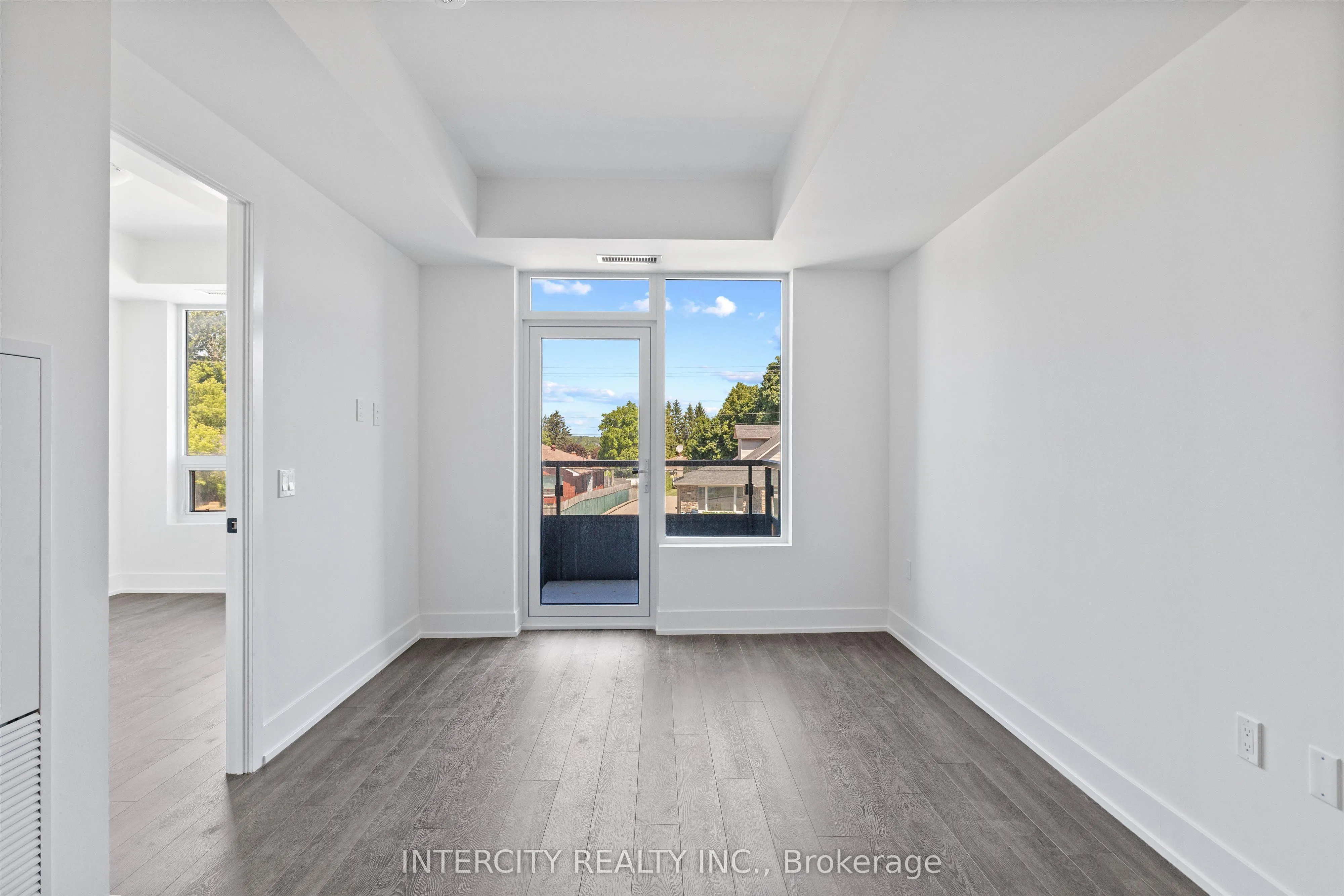 2075 King Road, #237