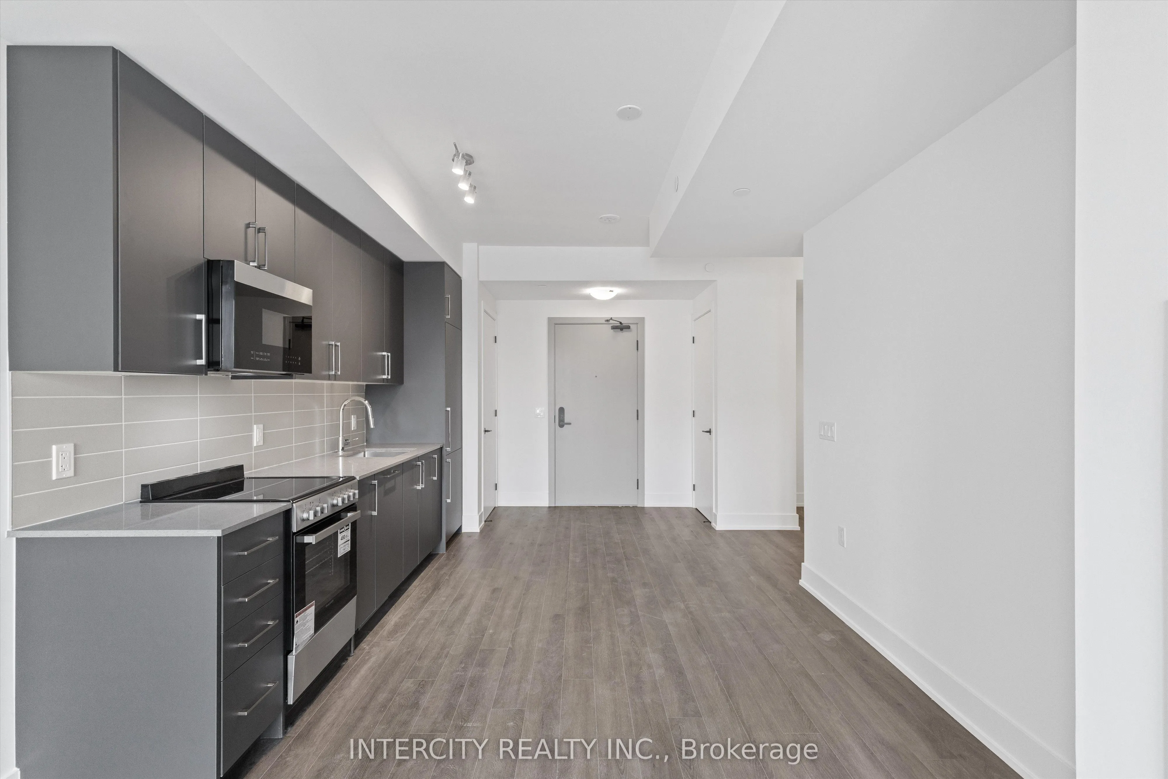 2075 King Road, #237