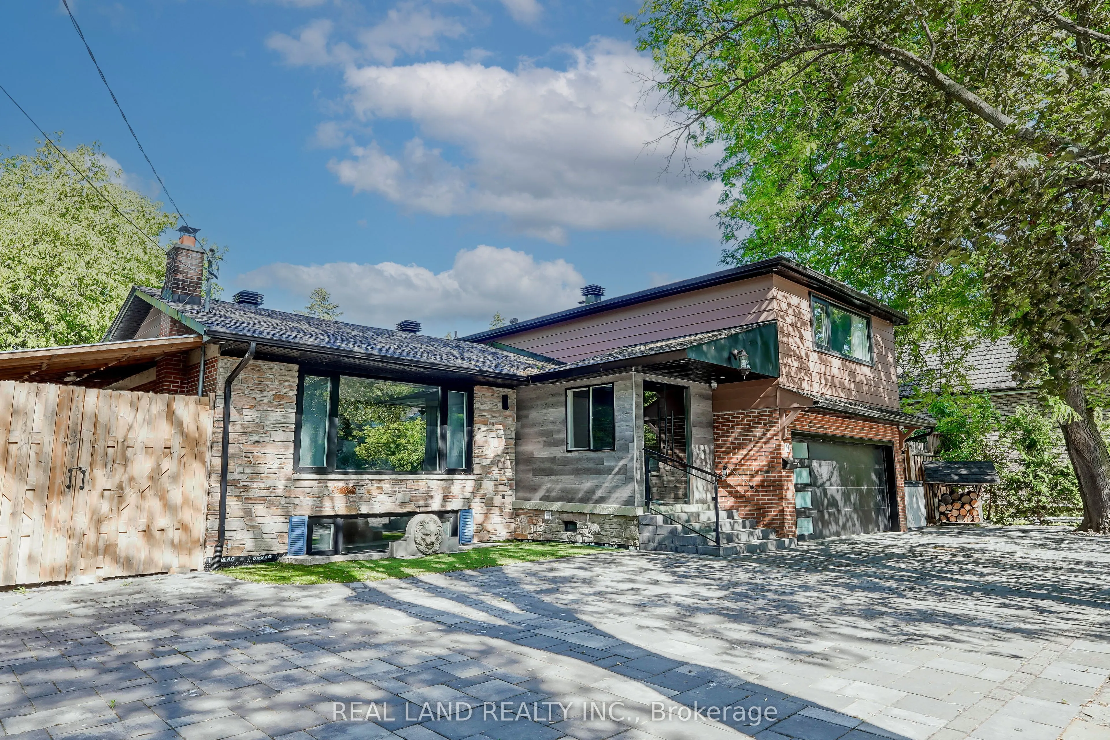 9 Oakcrest Avenue