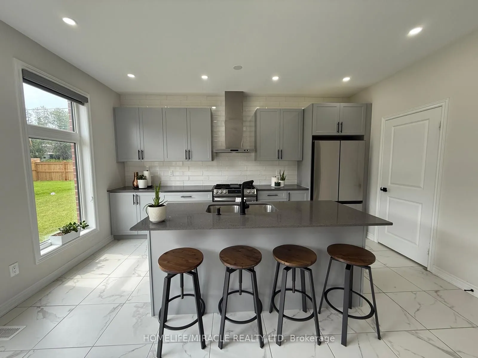20 Ainslie Hill Crescent