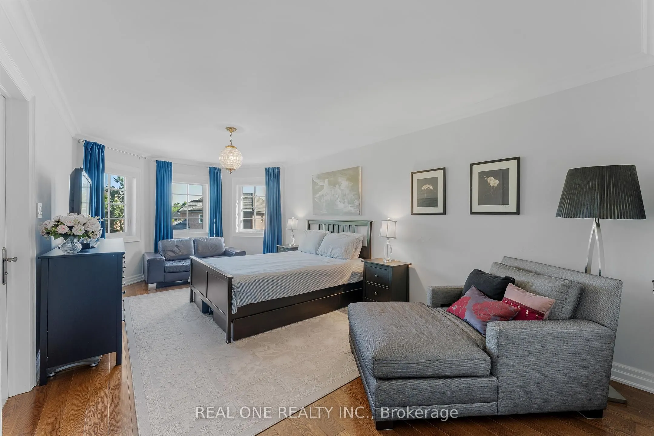 111 Cartwright Boulevard
