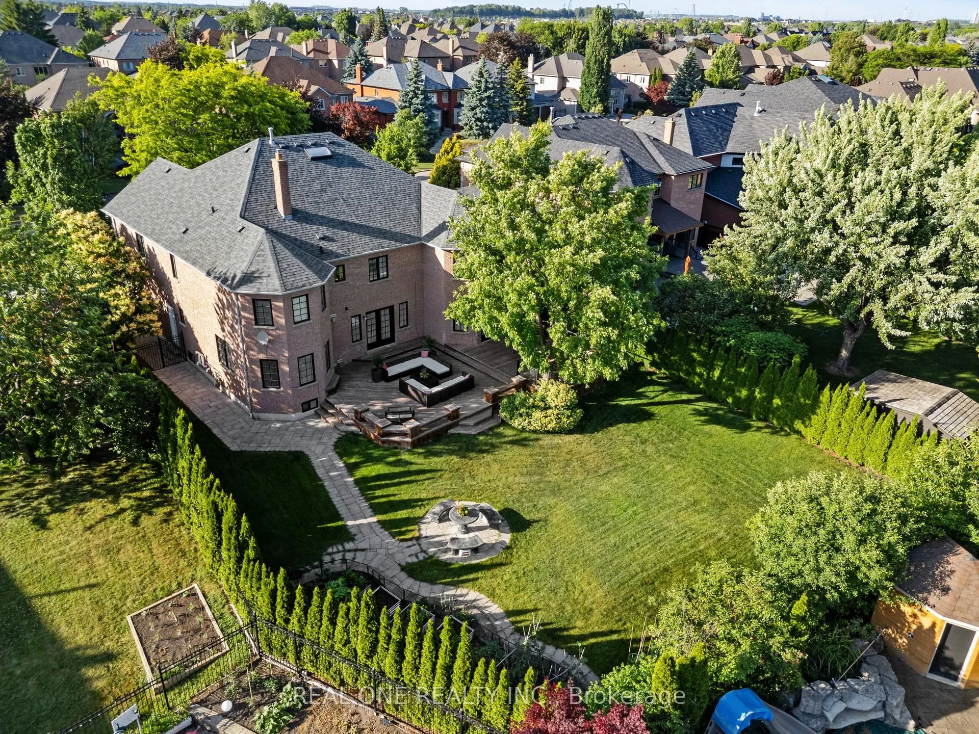 111 Cartwright Boulevard
