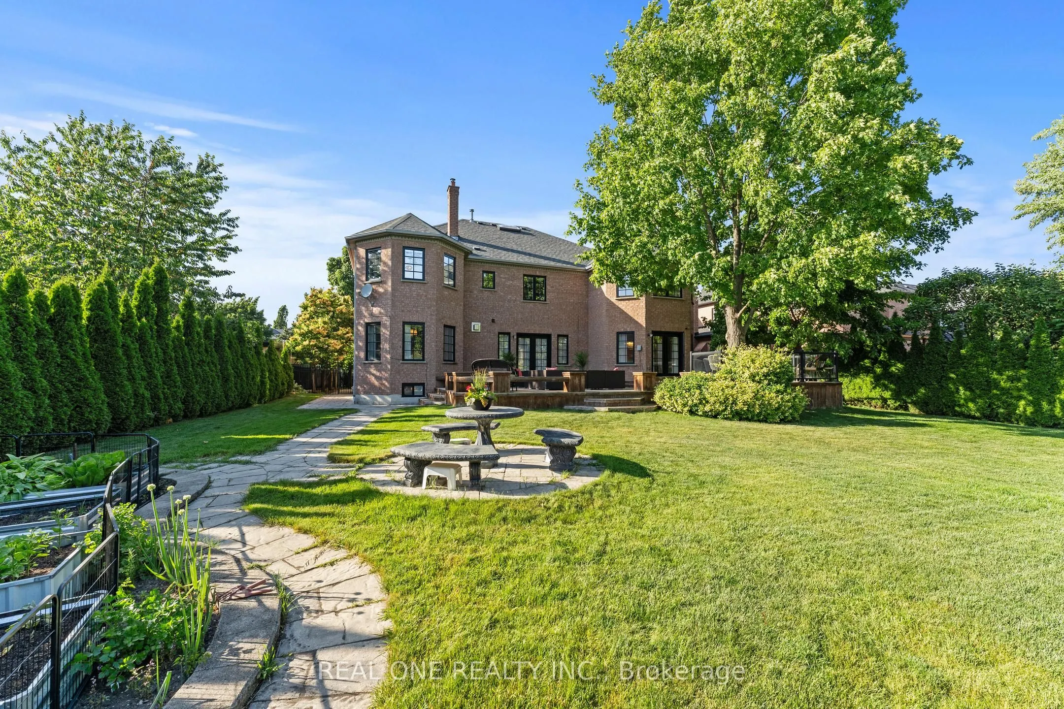 111 Cartwright Boulevard