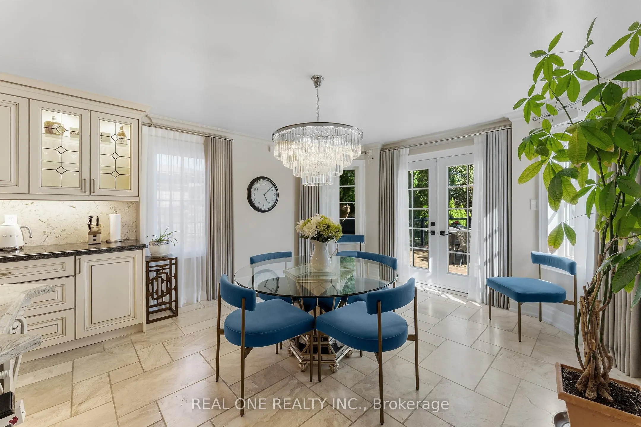 111 Cartwright Boulevard