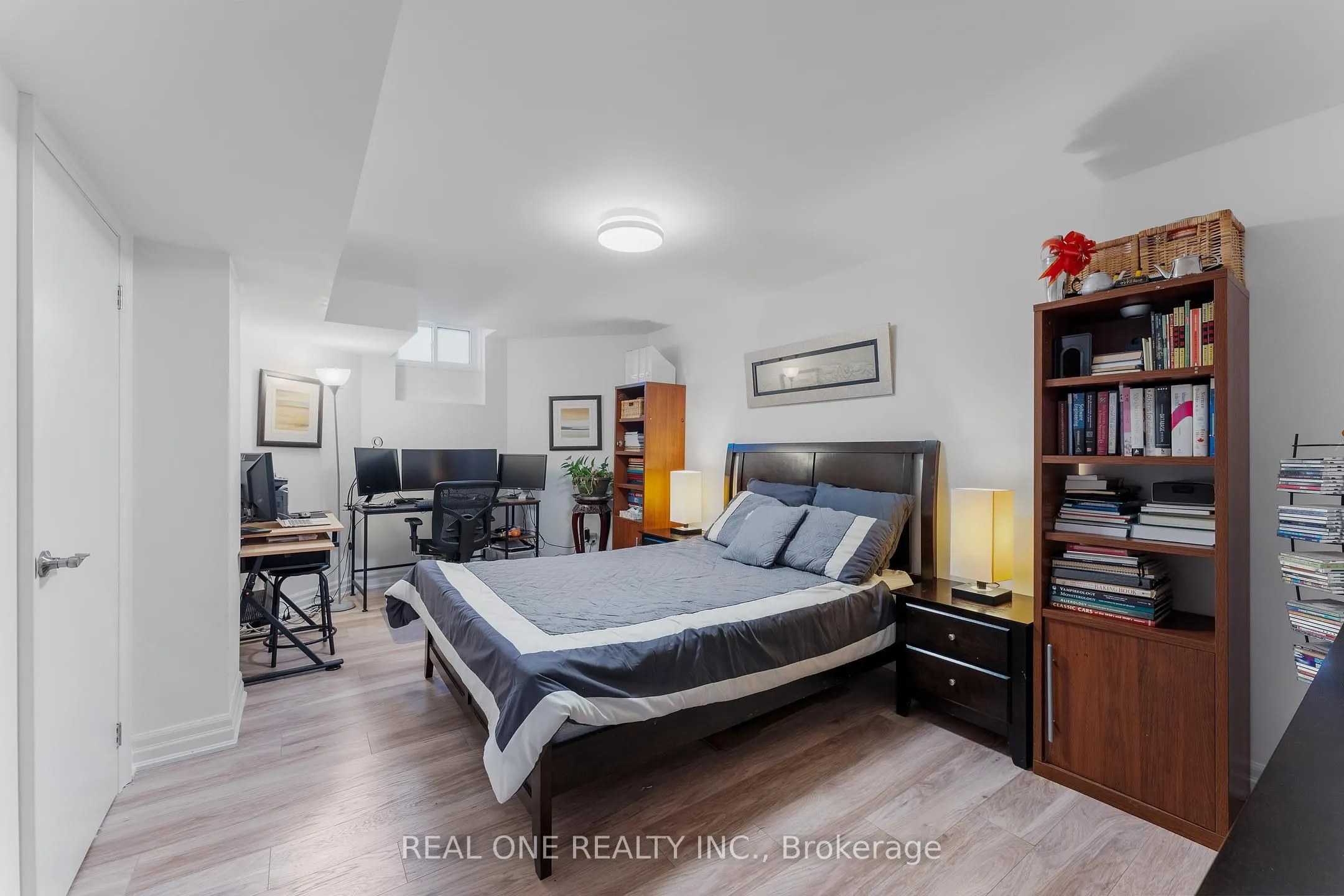 111 Cartwright Boulevard