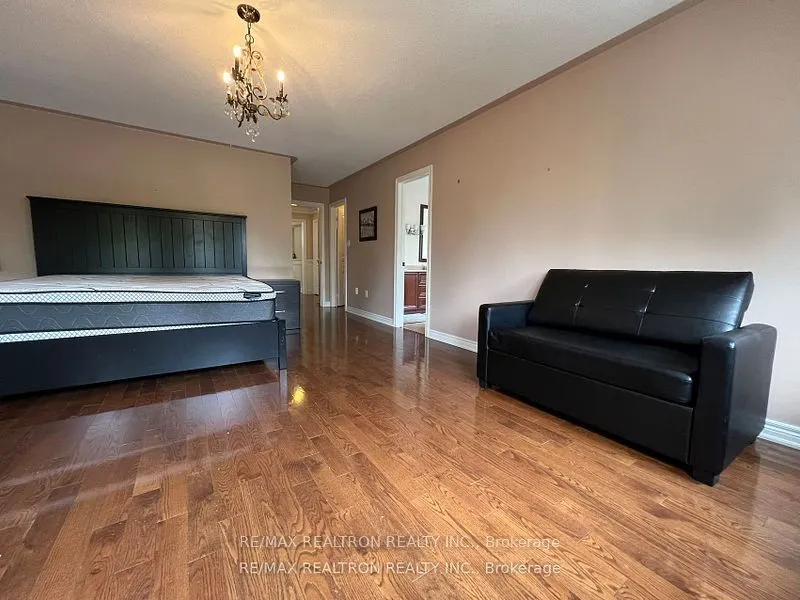 120 Greenock Drive