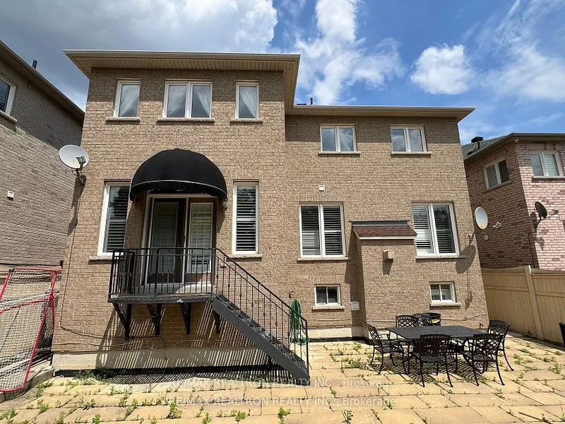 120 Greenock Drive