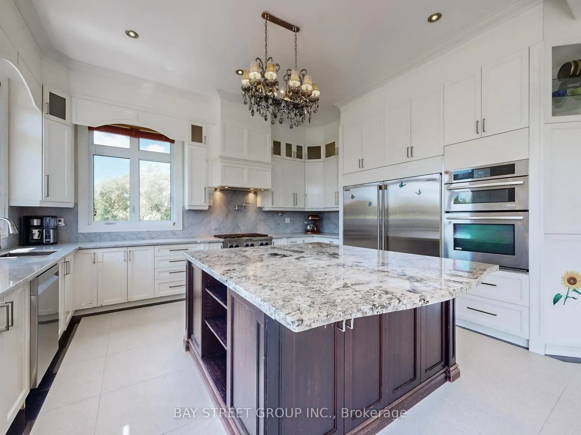 3141 Vivian Road