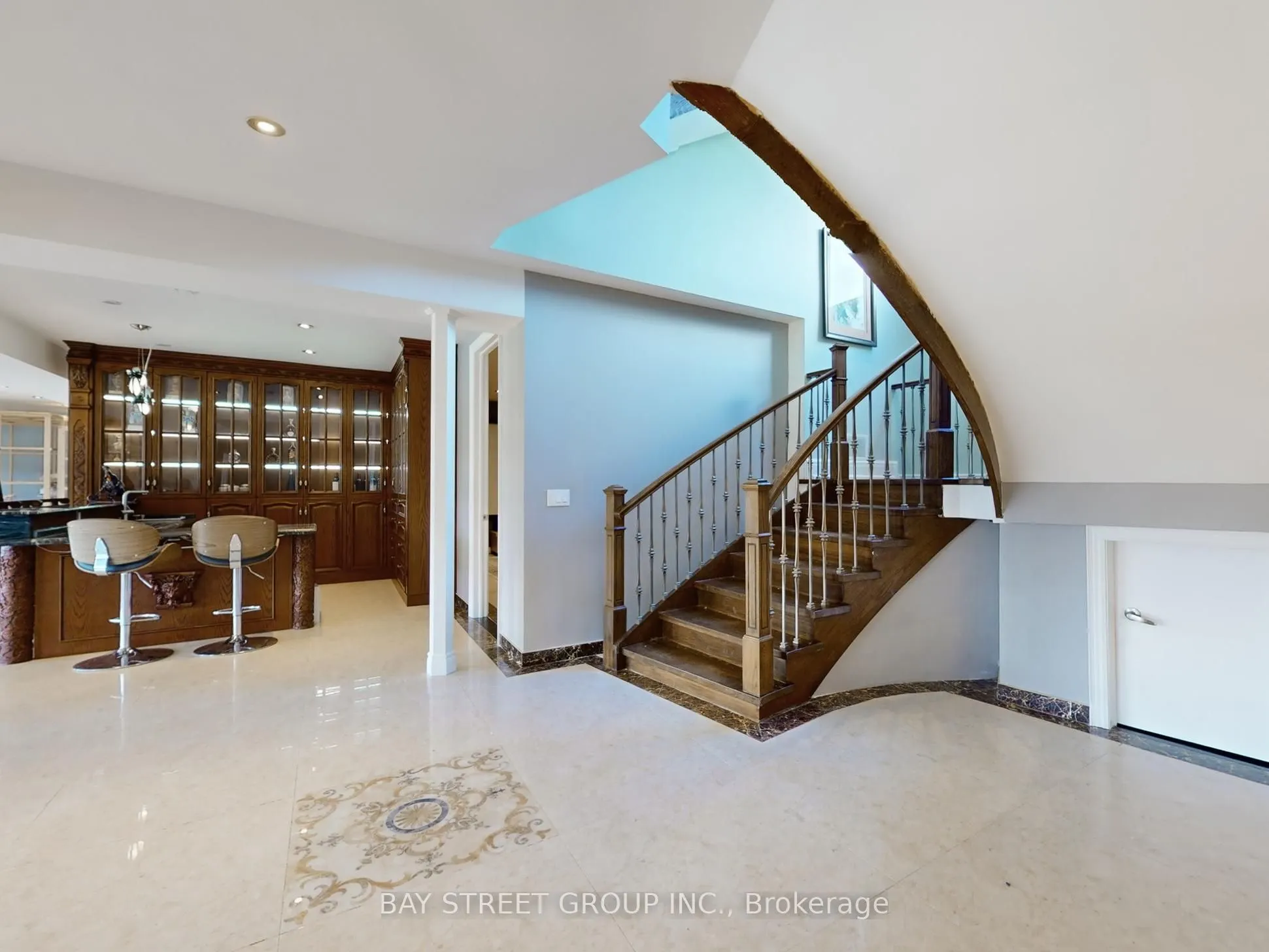 3141 Vivian Road