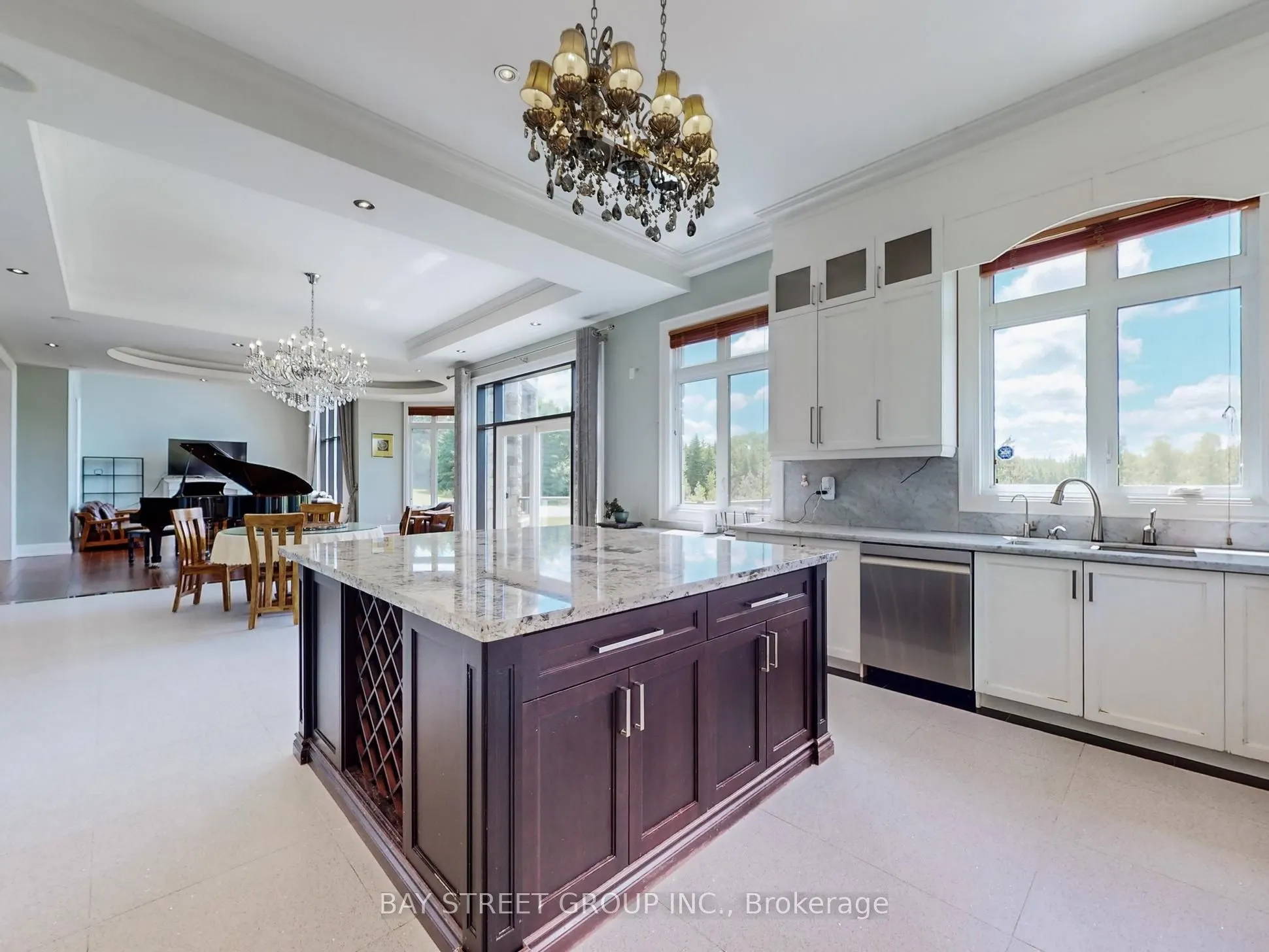 3141 Vivian Road