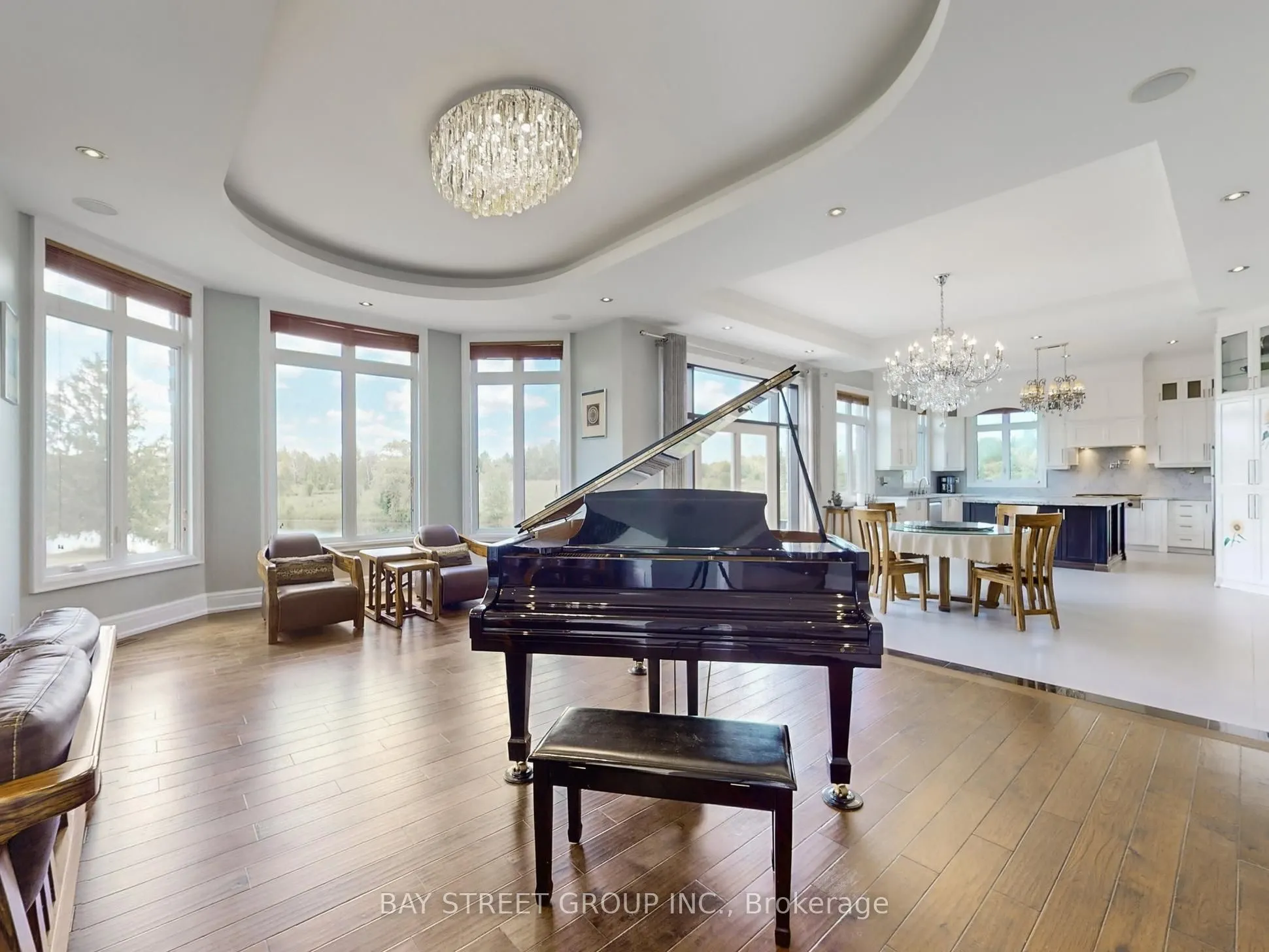 3141 Vivian Road