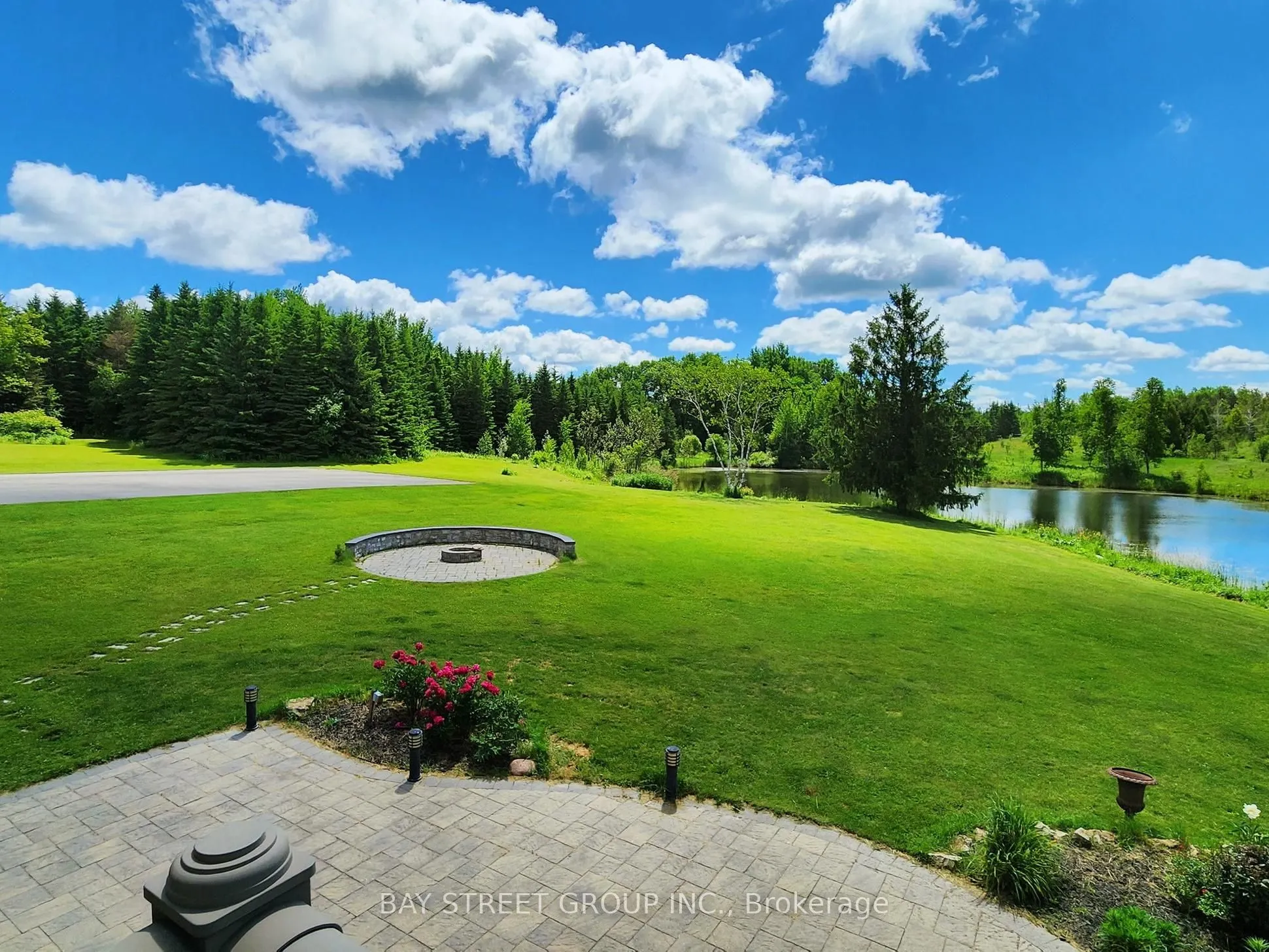 3141 Vivian Road