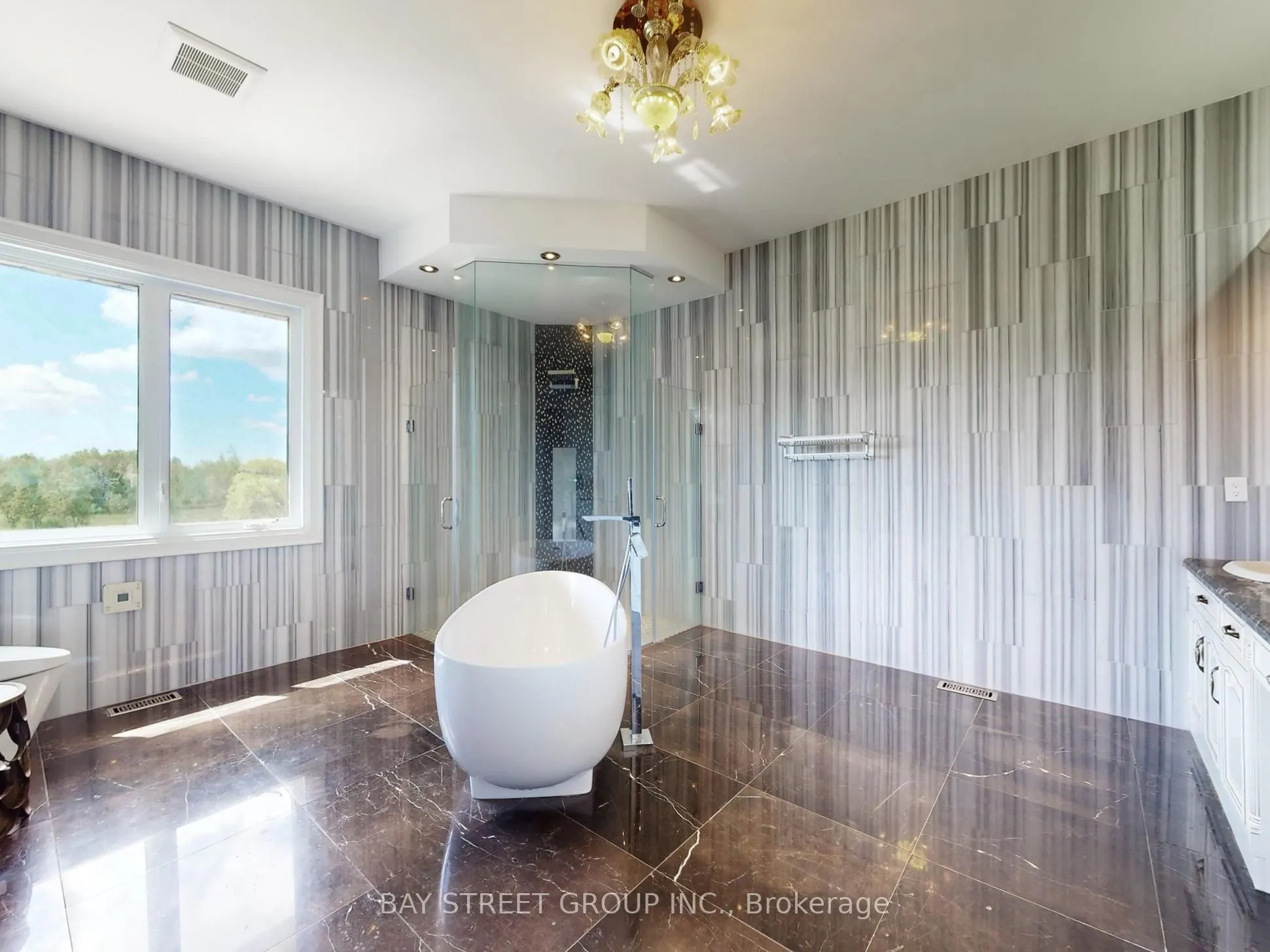 3141 Vivian Road