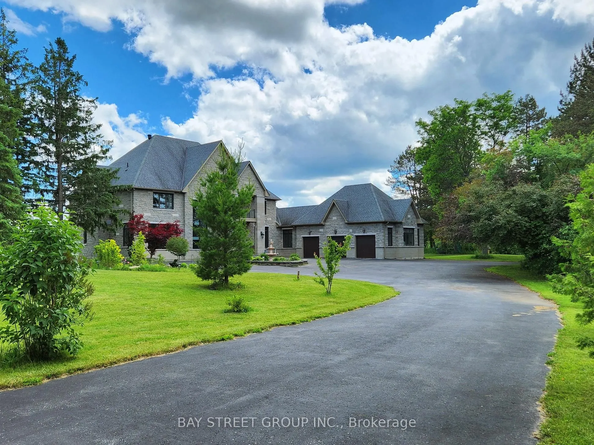 3141 Vivian Road
