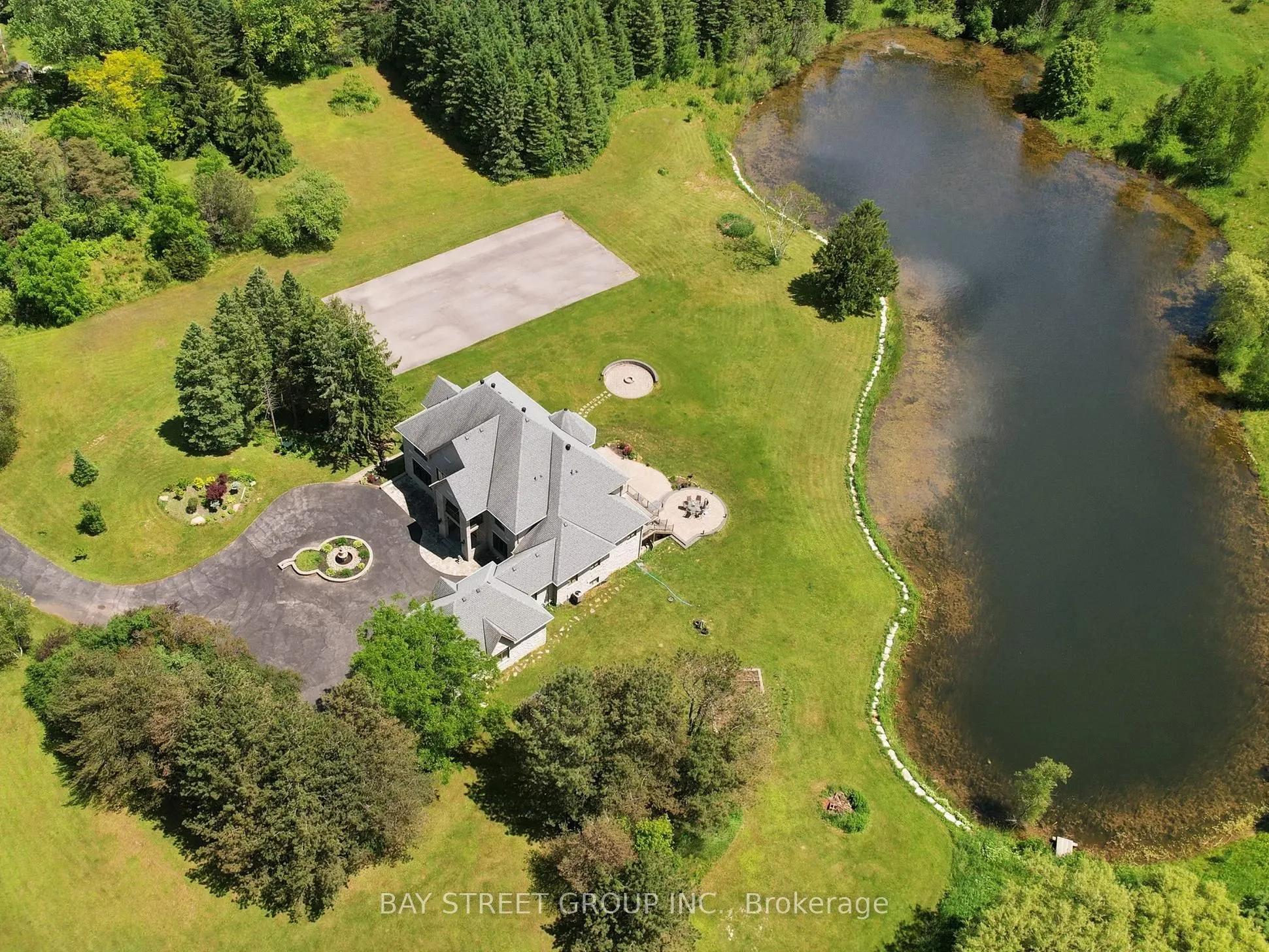 3141 Vivian Road