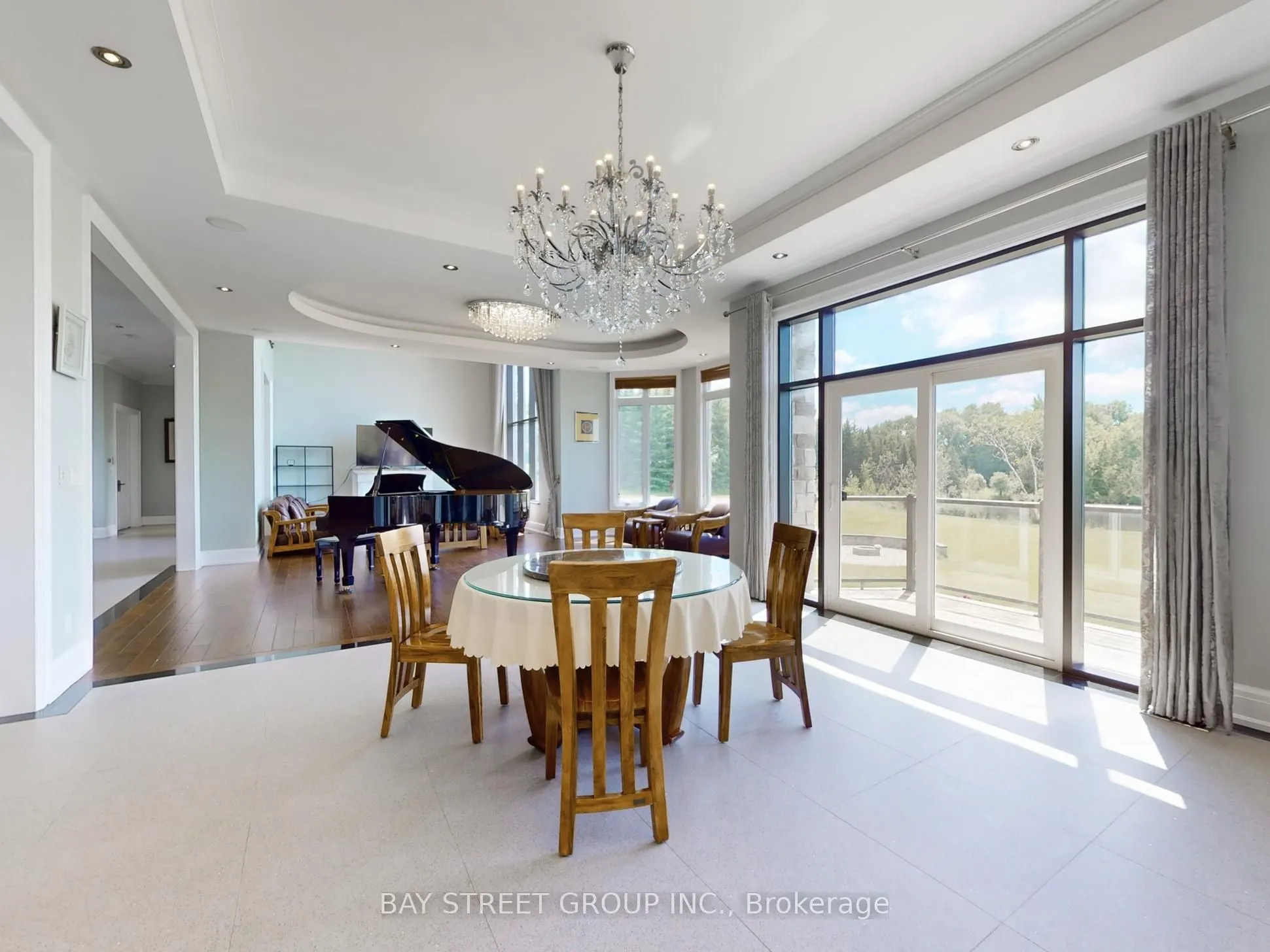 3141 Vivian Road