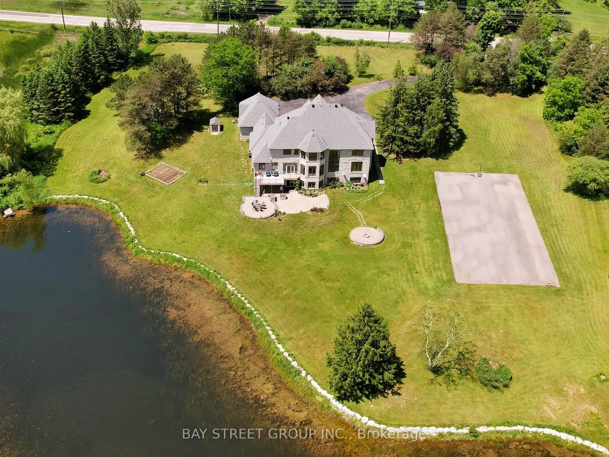 3141 Vivian Road