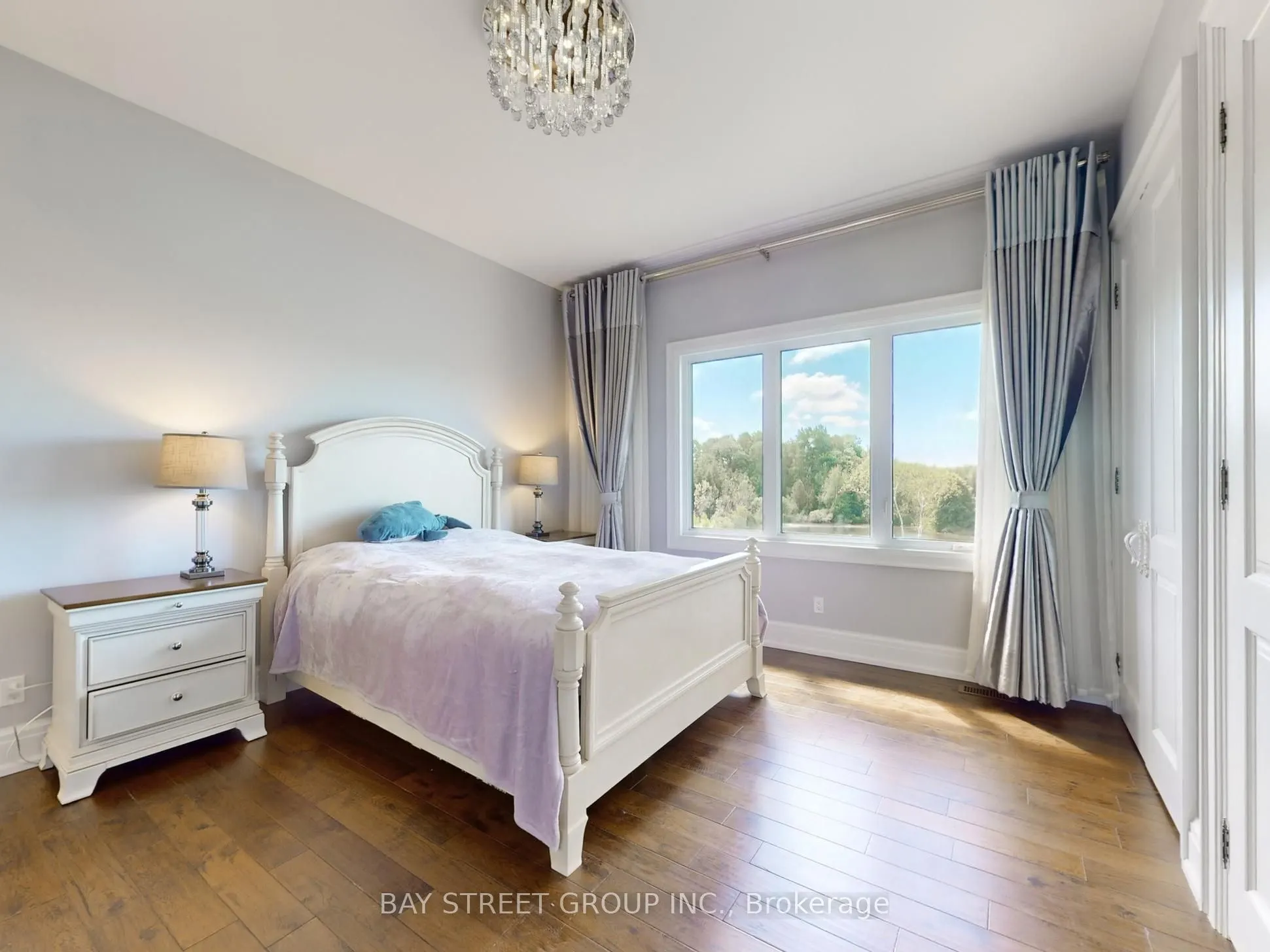 3141 Vivian Road