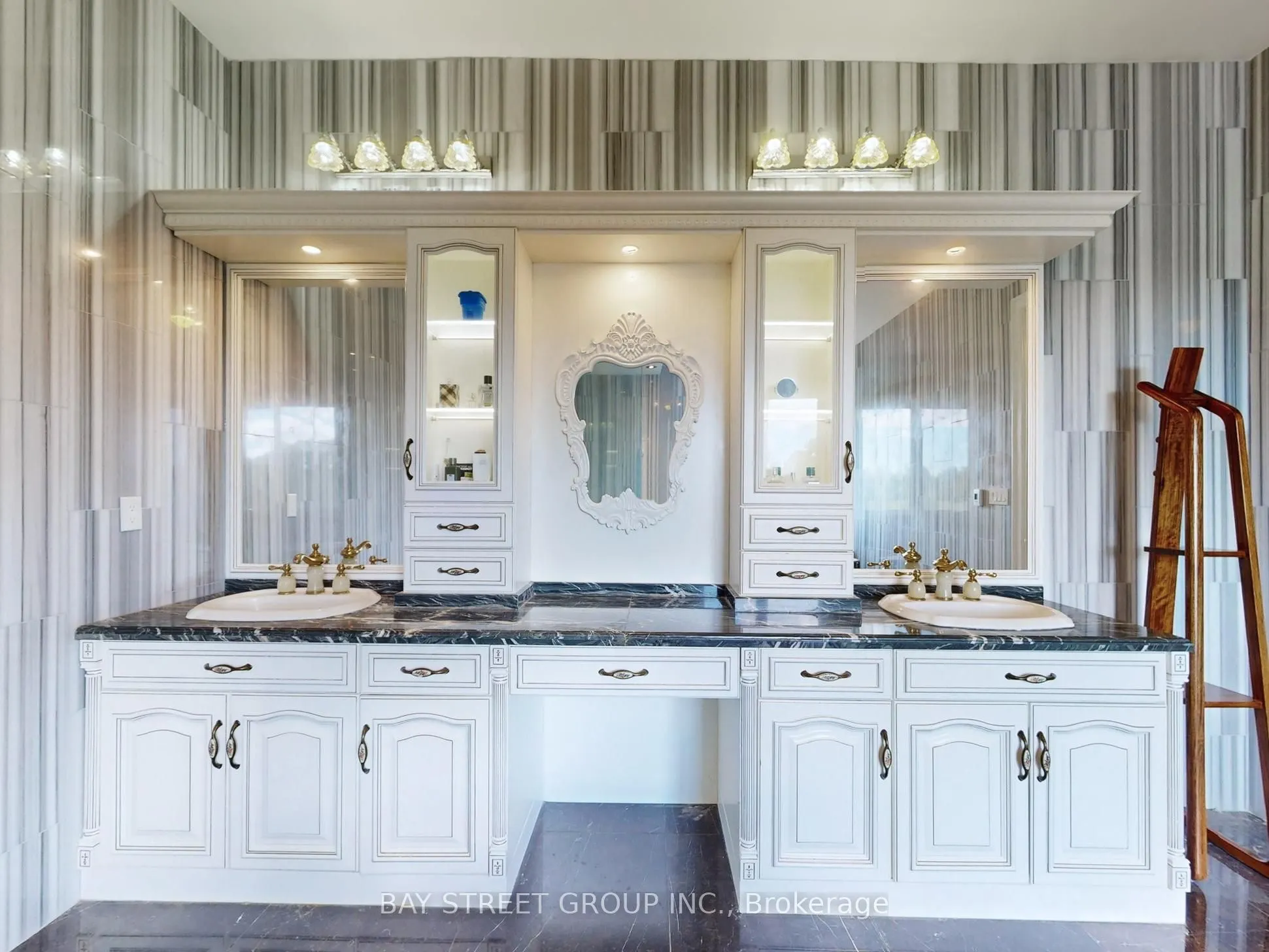 3141 Vivian Road